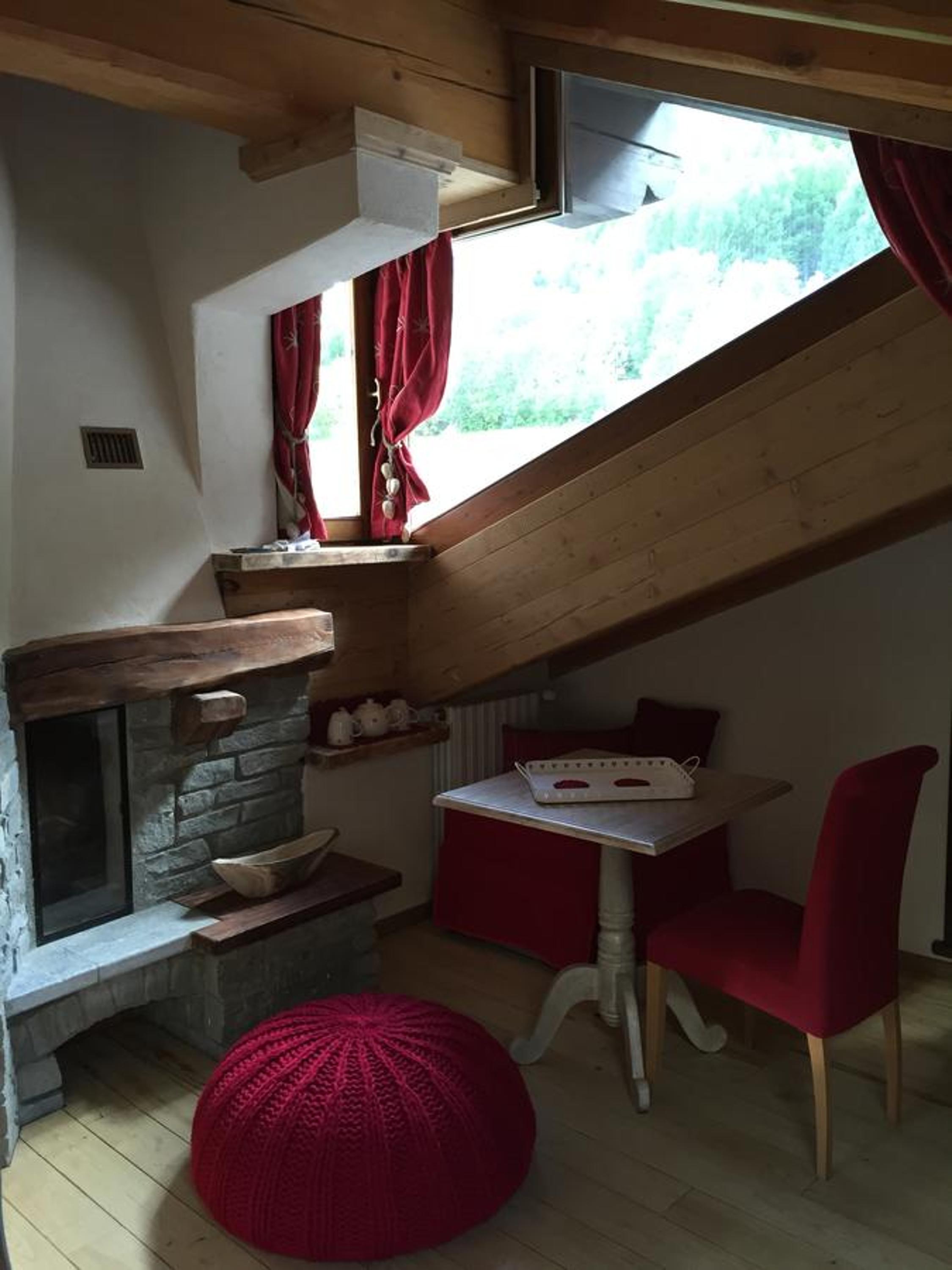 Double or Twin Room with Mountain View - Photo 2