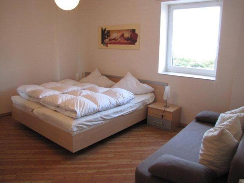 One-Bedroom Apartment 220 photo 3