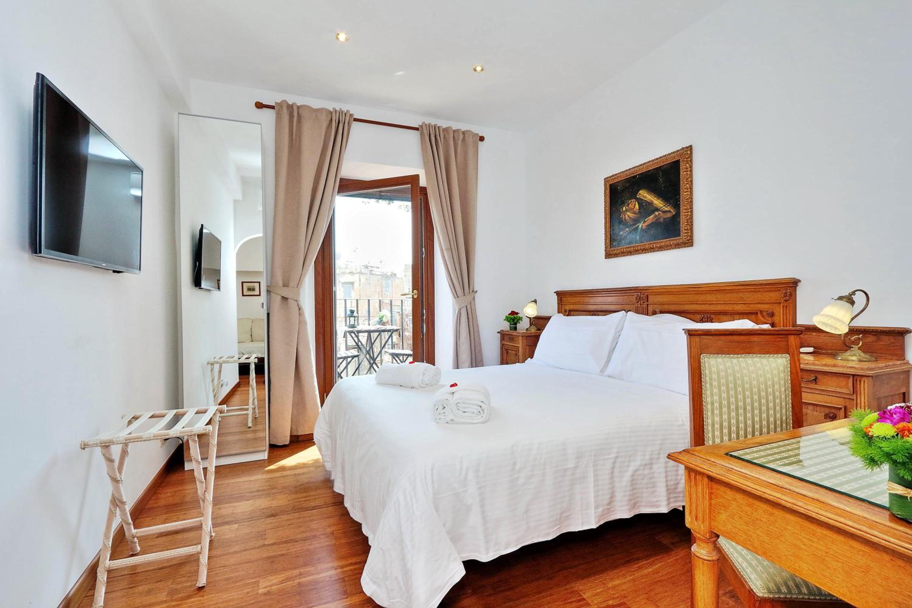 Suite with Balcony photo 3
