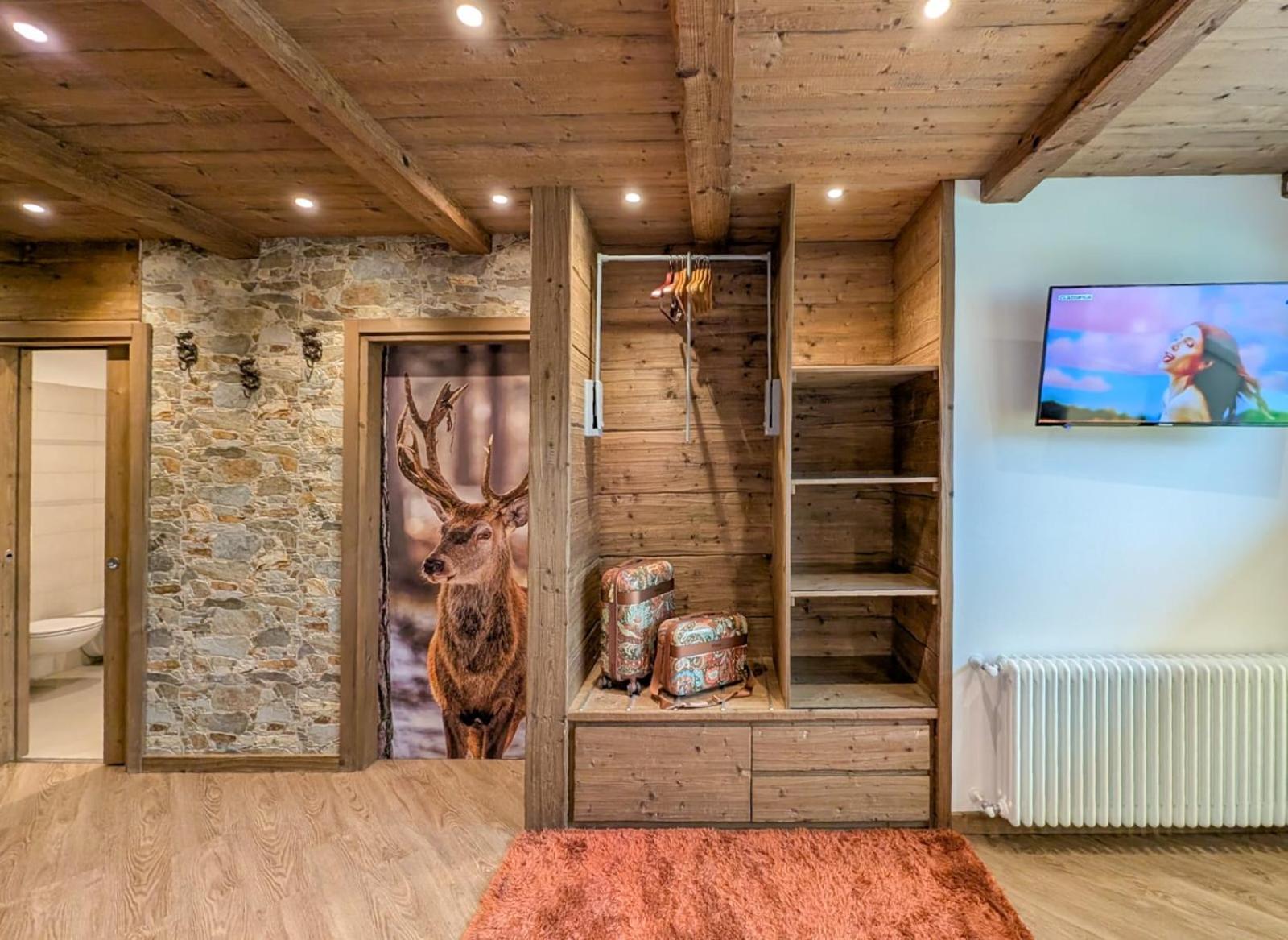 Family Room with Balcony - Photo 4