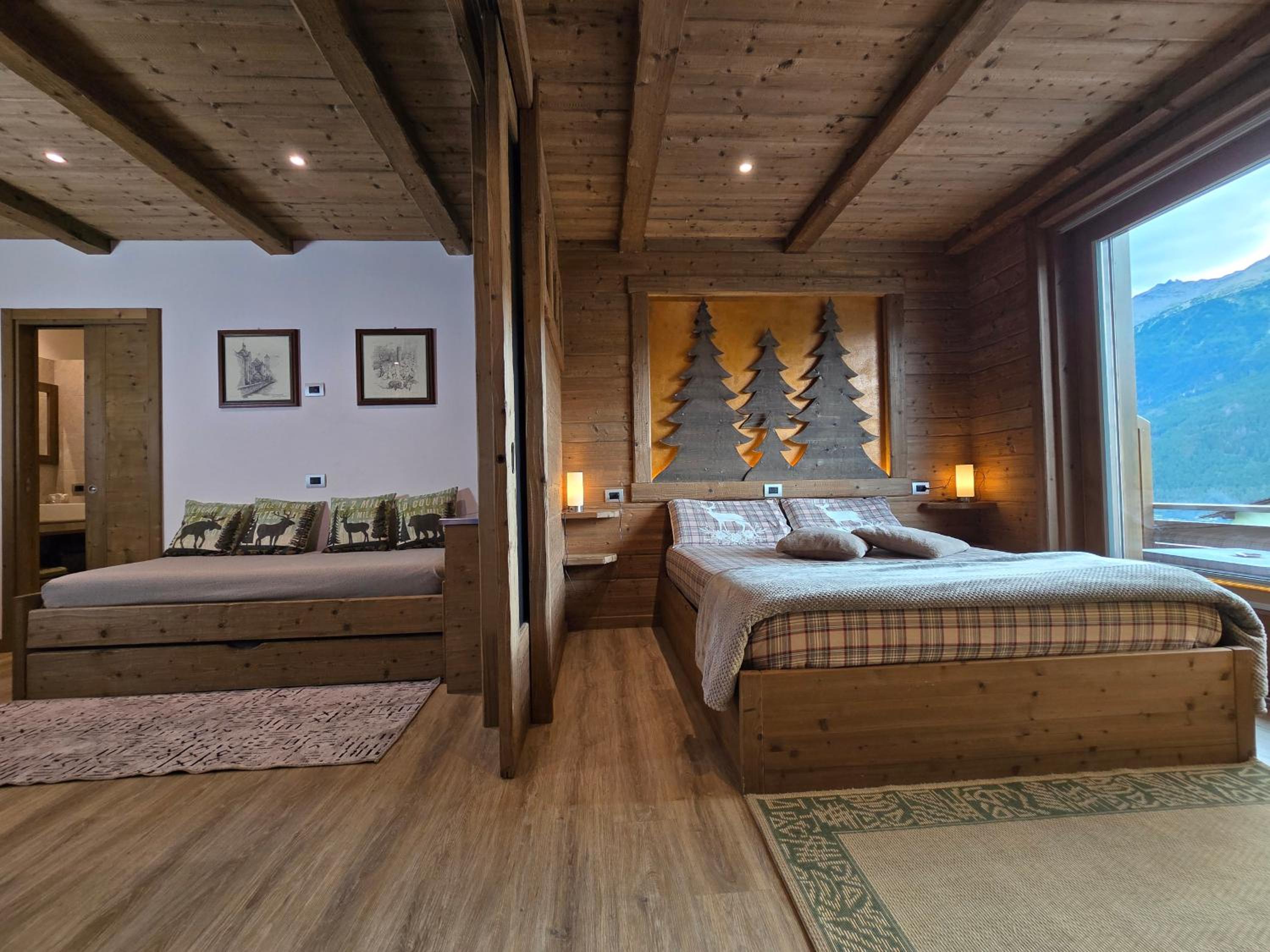 Apartment with Balcony - Photo 7