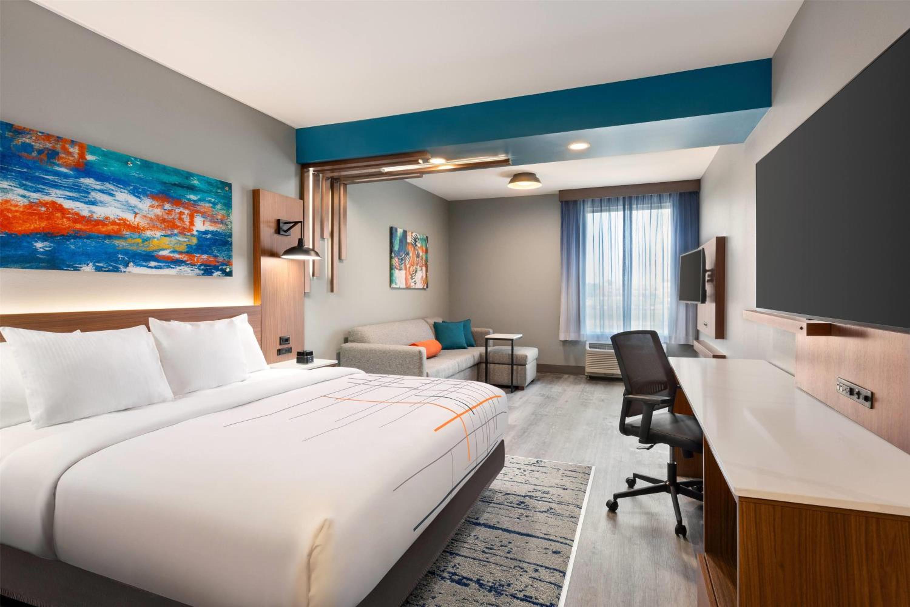 King Studio Suite - Pet Friendly/Non Smoking - Photo 9