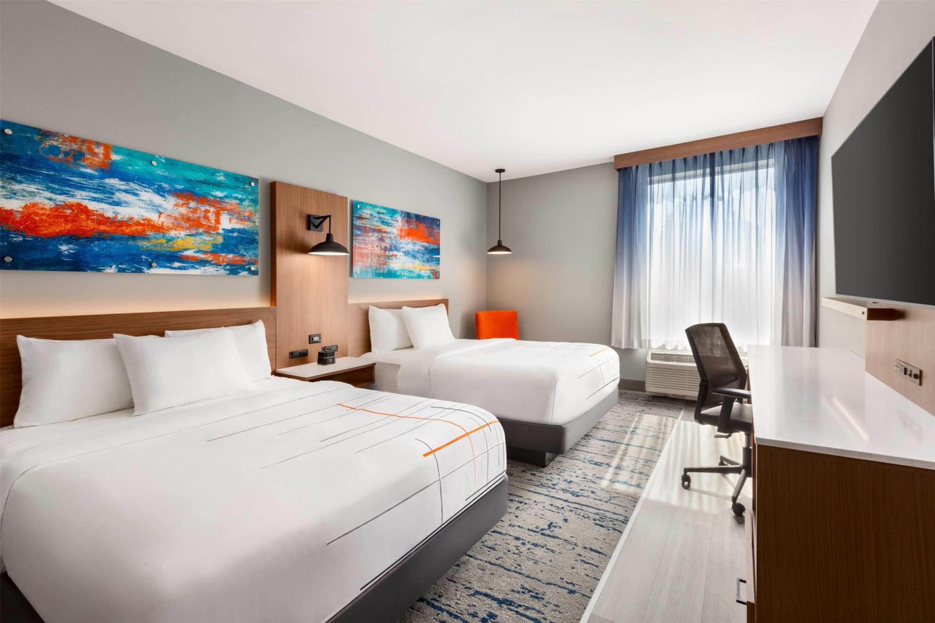 Queen Studio Suite with Two Queen Beds- Pet Friendly/Non Smoking - Photo 12