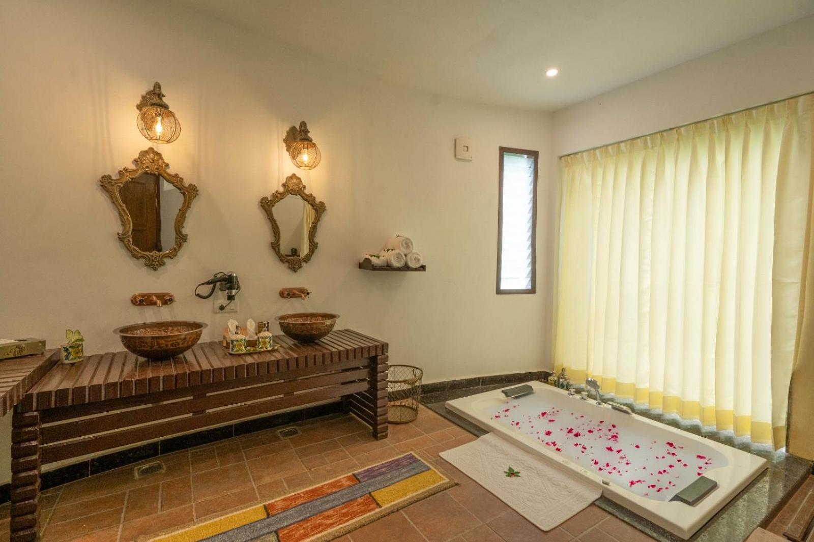 Signature Pool Villa with Hanging Bed & Jacuzzi photo 2