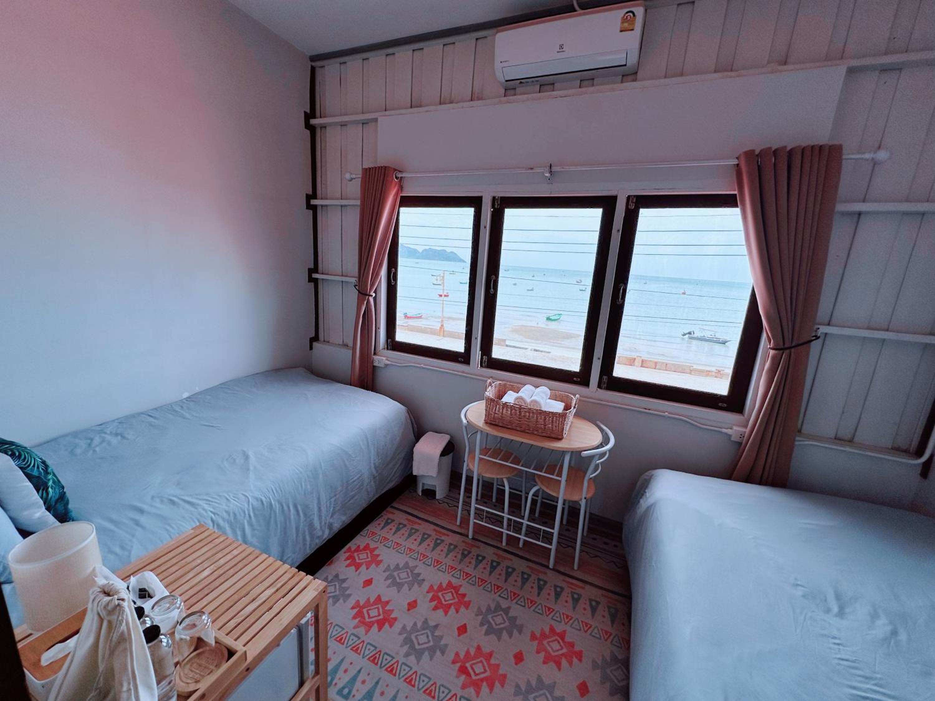 Twin Room with Sea View