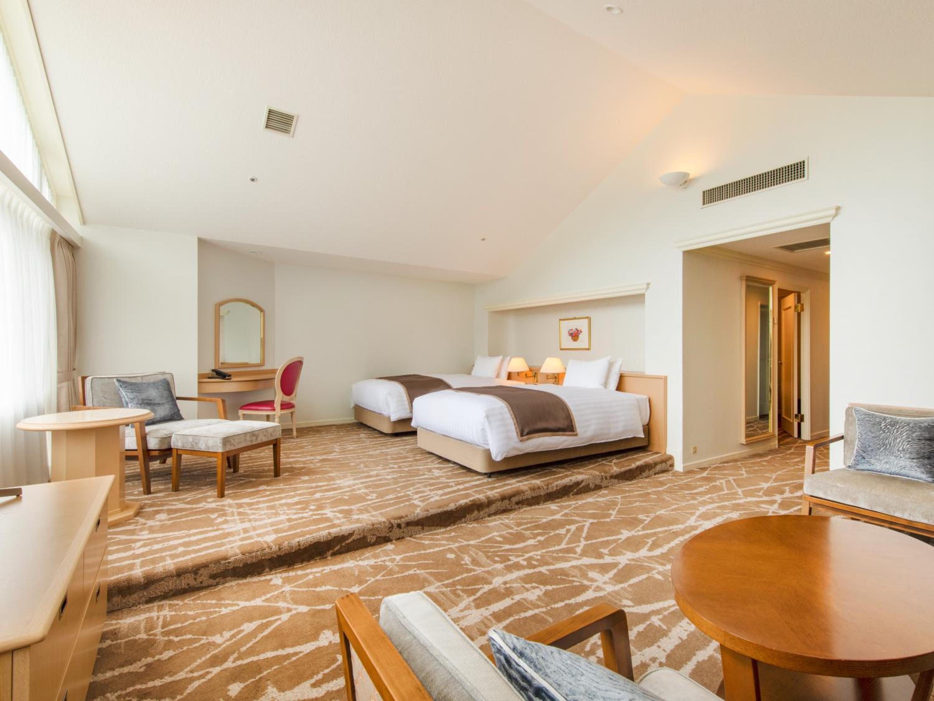 Junior Suite for 3 people - Non-Smoking - Photo 1