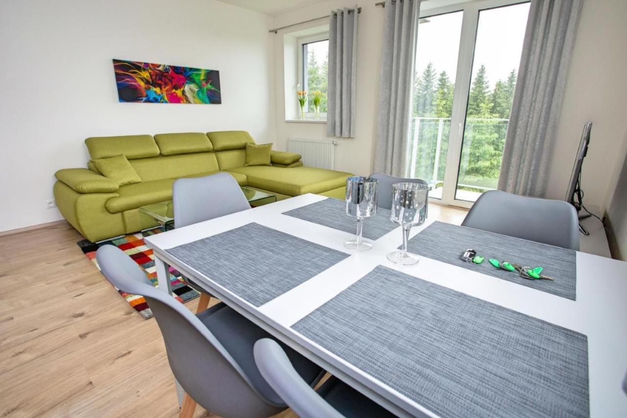 One-Bedroom Apartment with Balcony photo 2