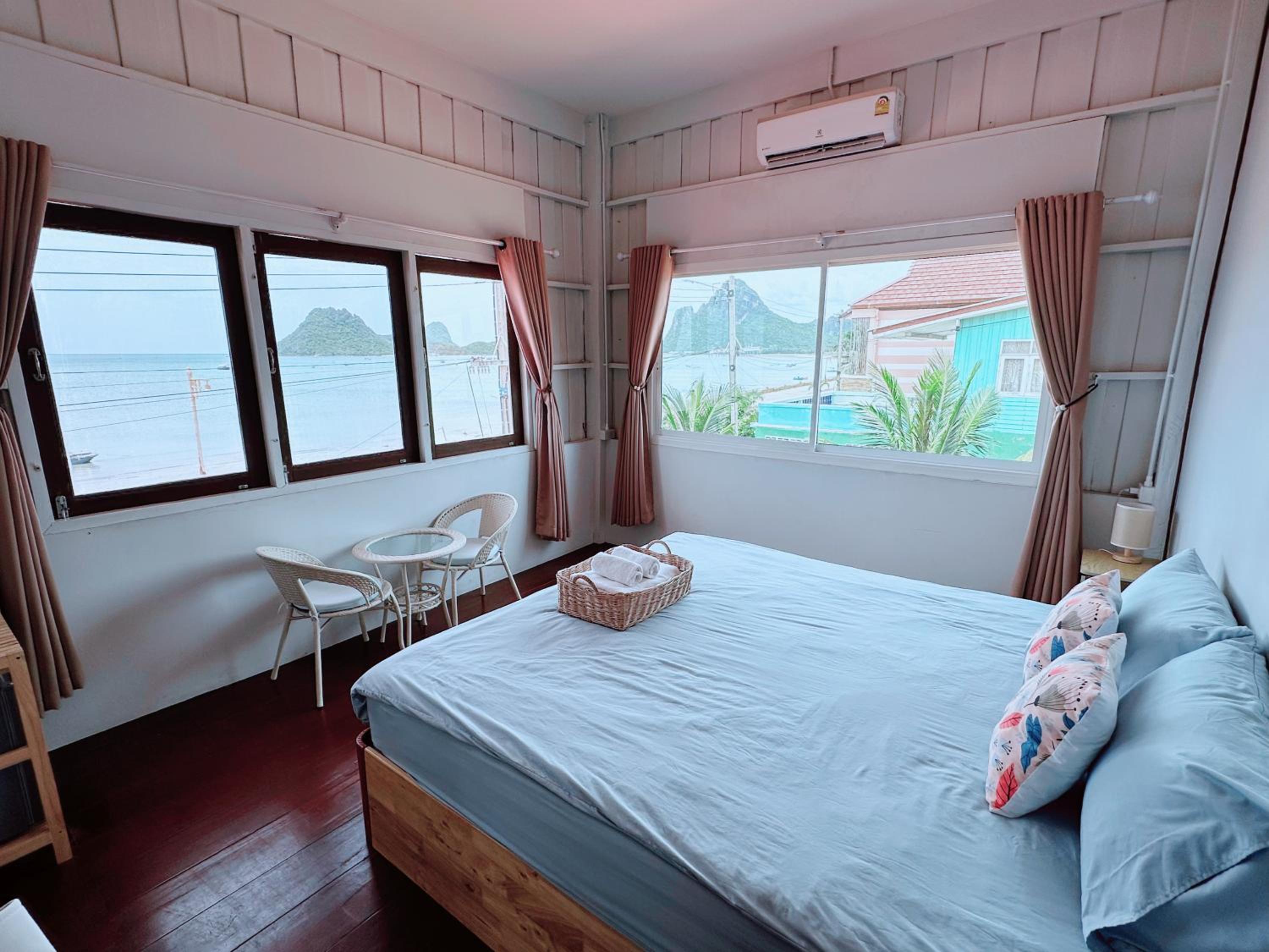 Double Room with Sea View photo 3