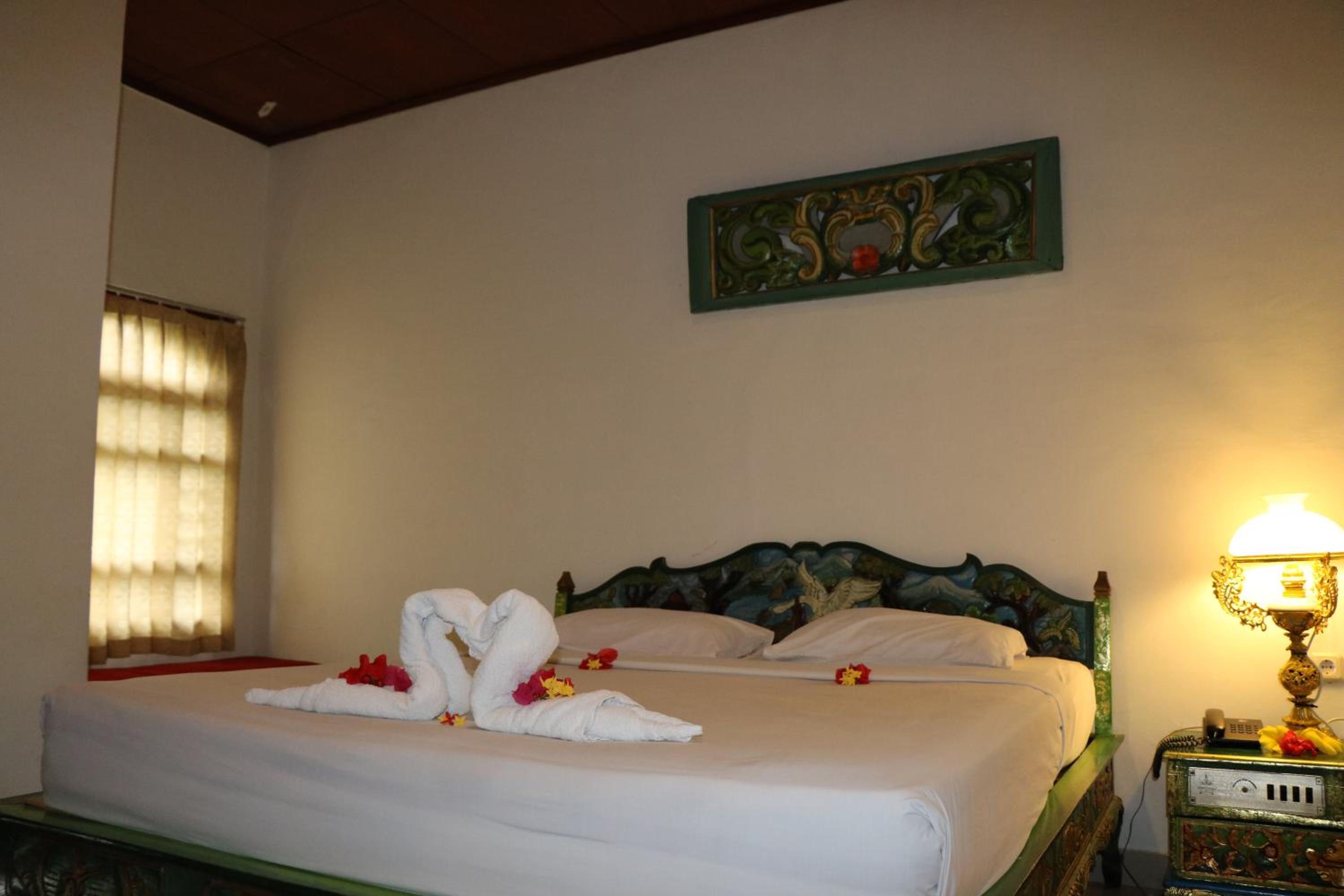 Deluxe Double or Twin Room with Pool Access