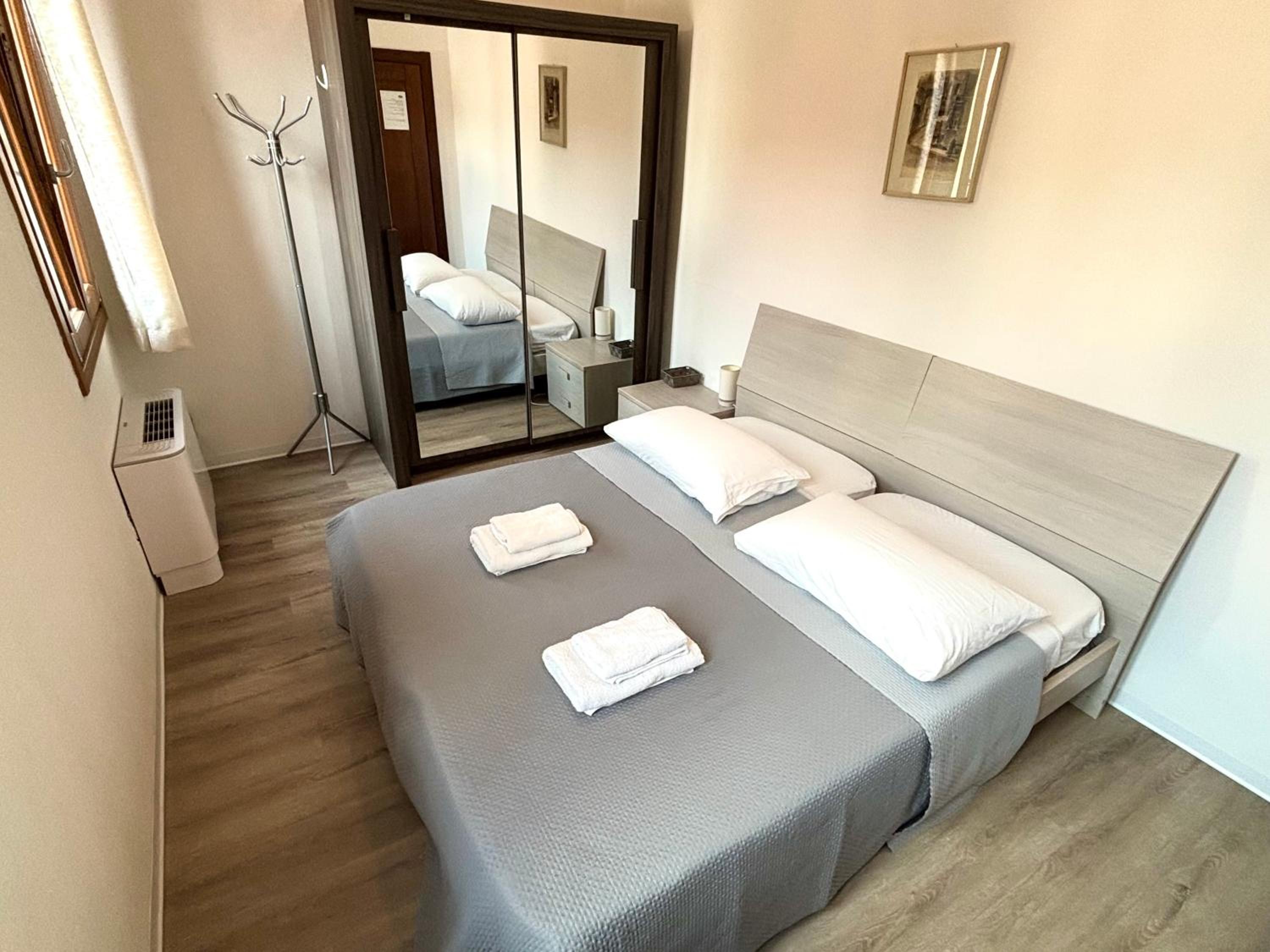 Standard Double or Twin Room photo 1