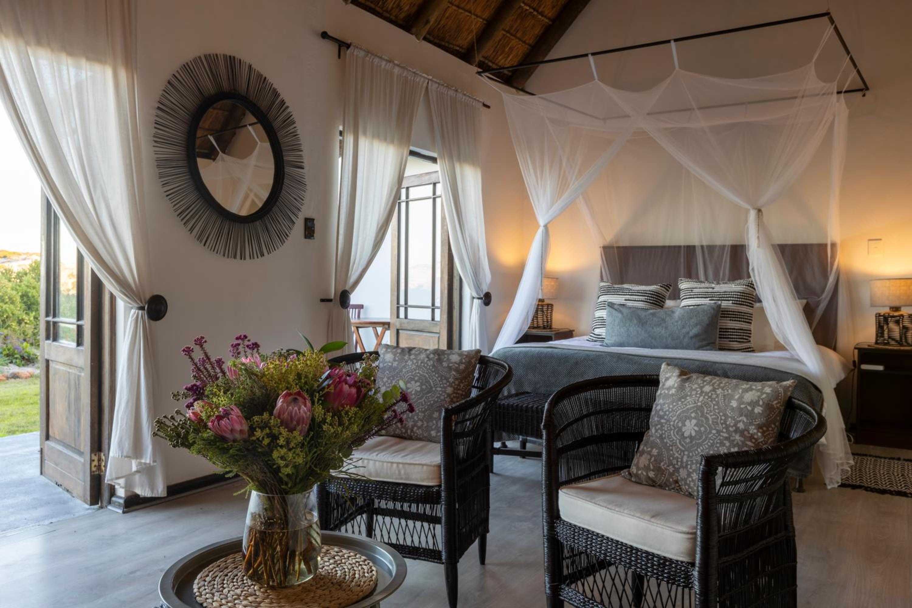 Standard Double Room - Photo 9