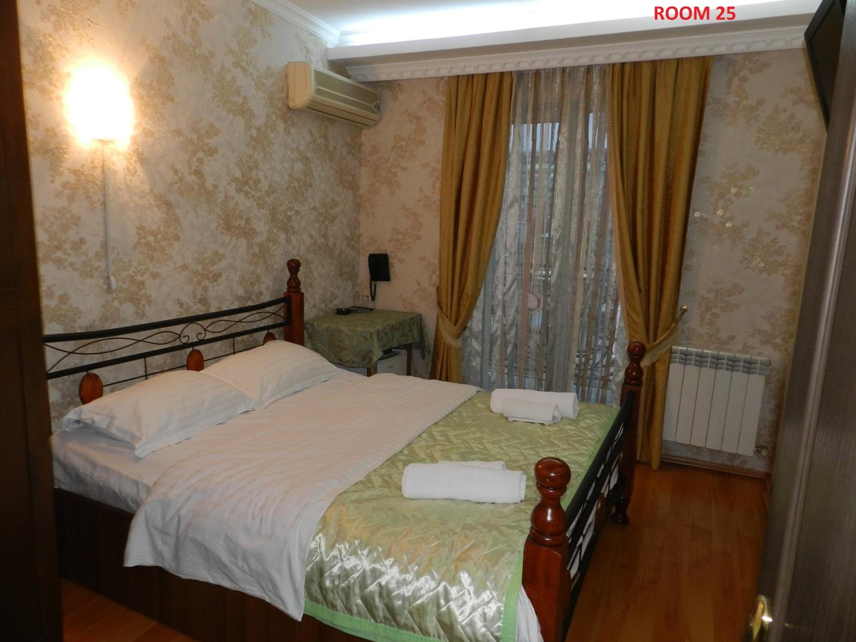 Standard Double Room - Photo 8