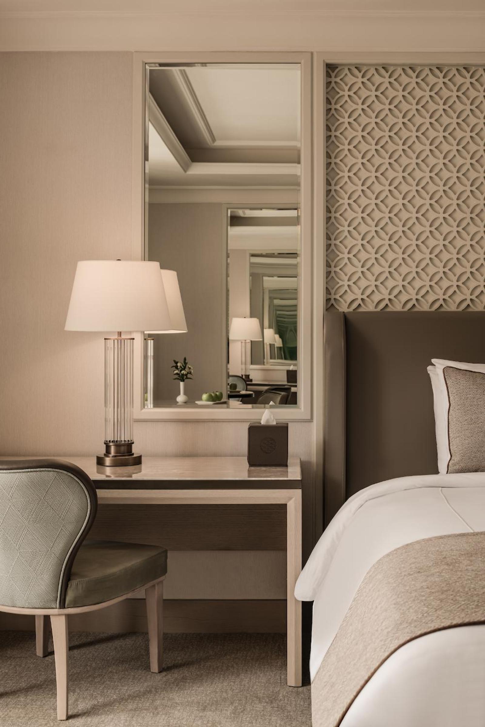 Deluxe Room Garden View King Bed