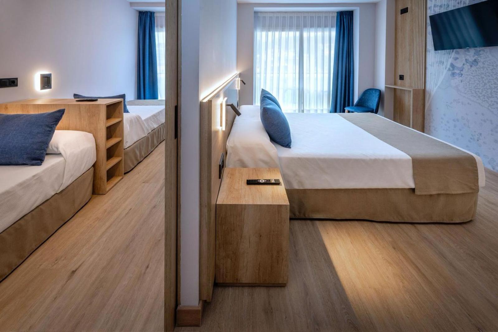 Suite Familiar Premium con Vistas a la piscina