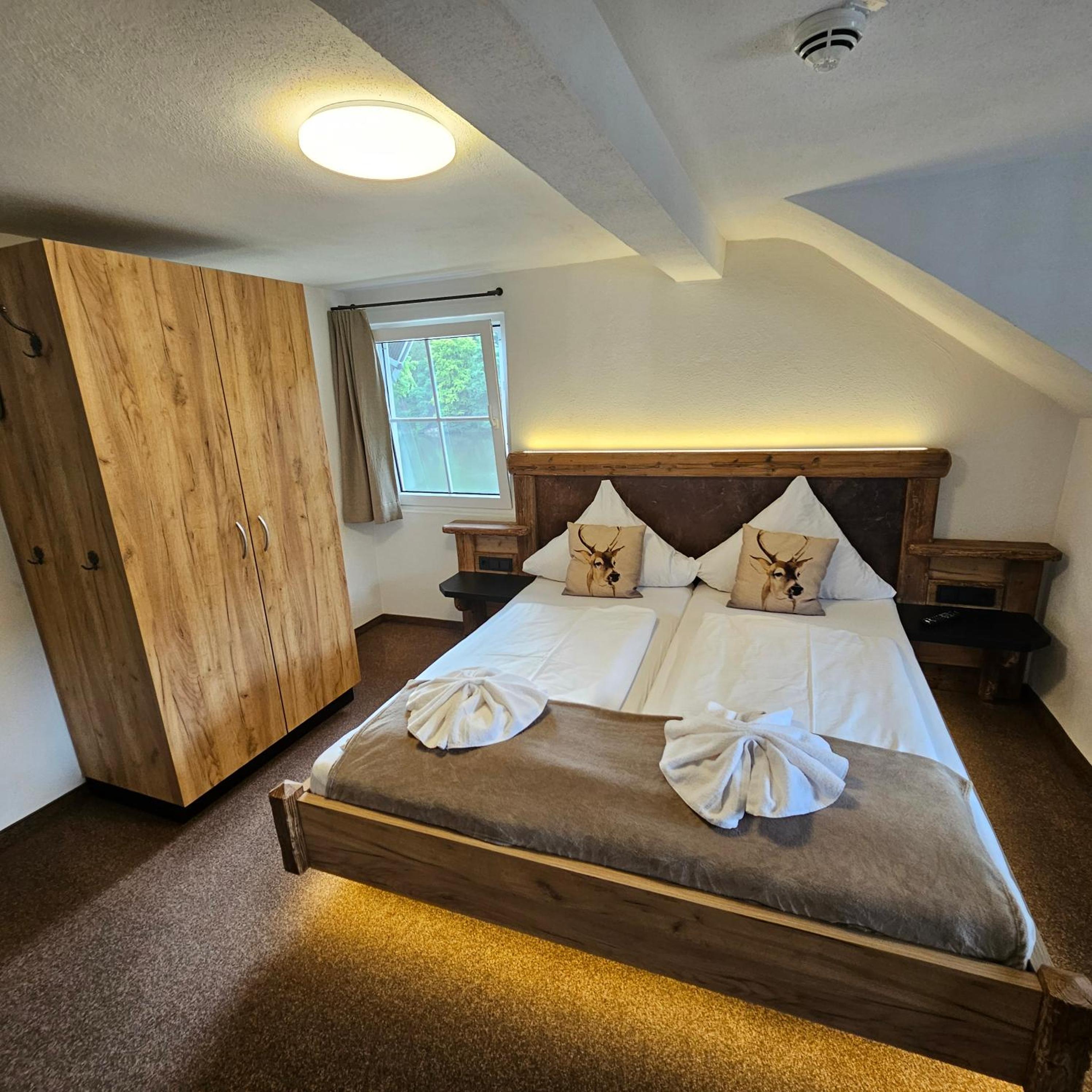 Double Room - Photo 5