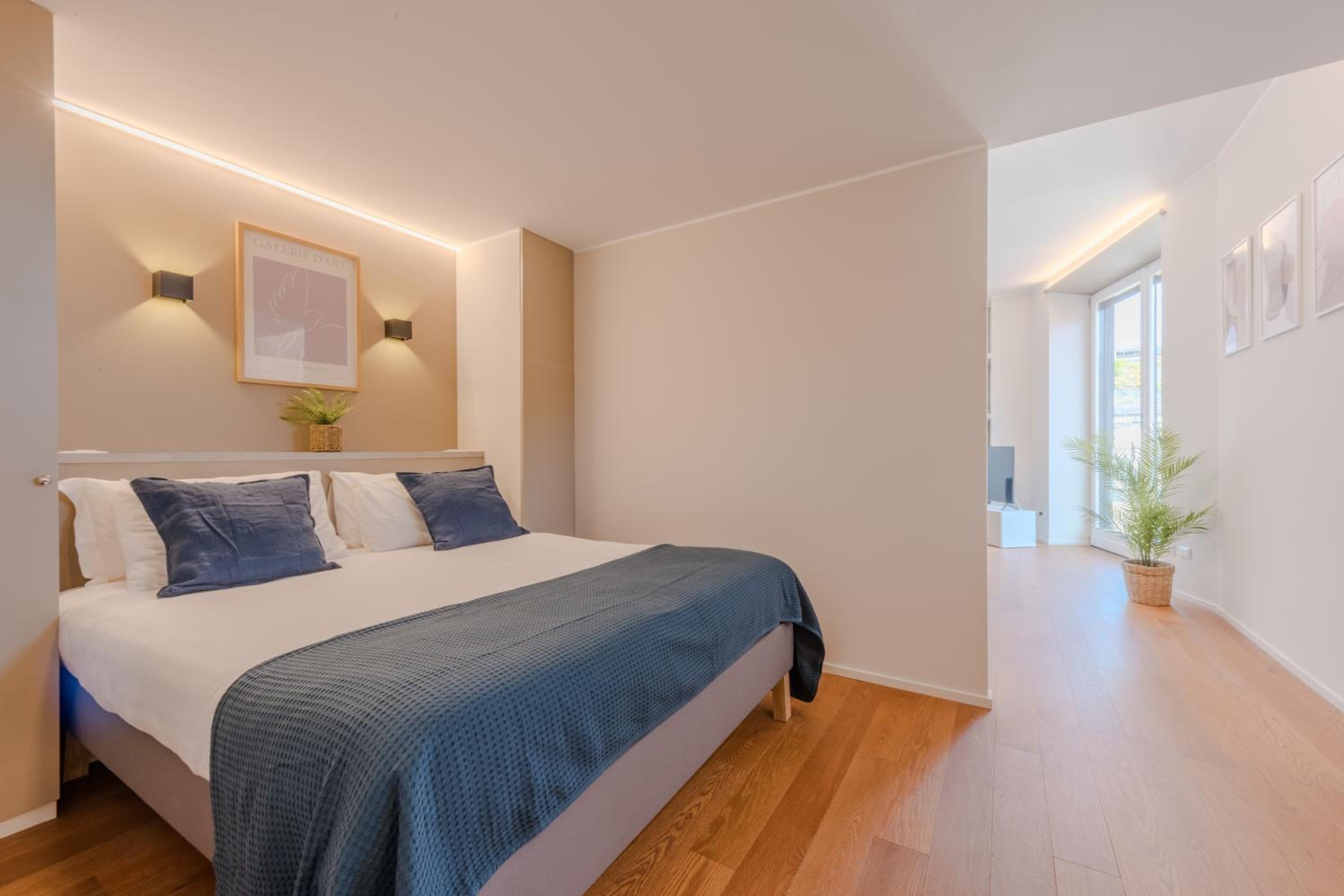 One-Bedroom Apartment