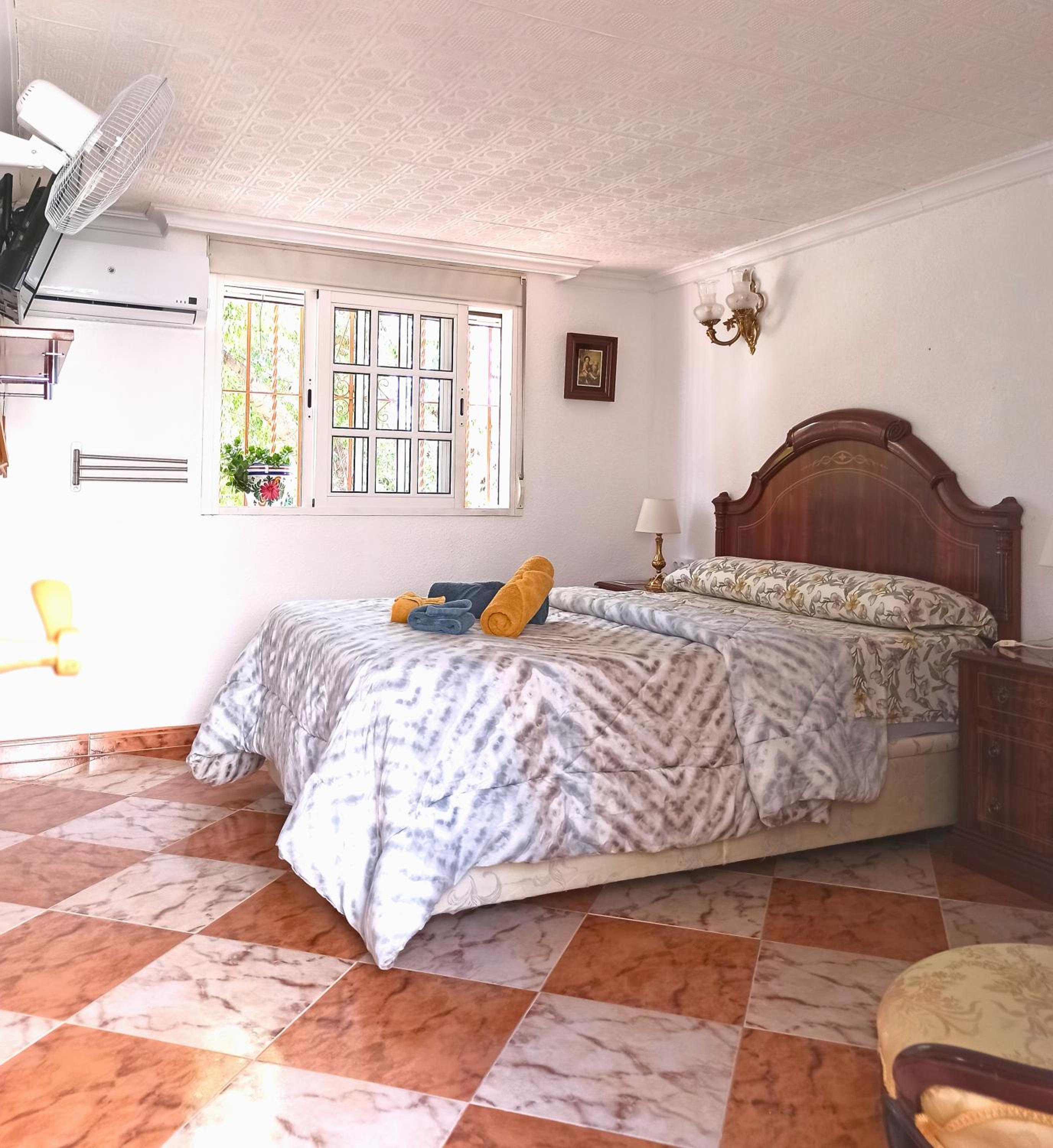 Triple Room with Shared Bathroom