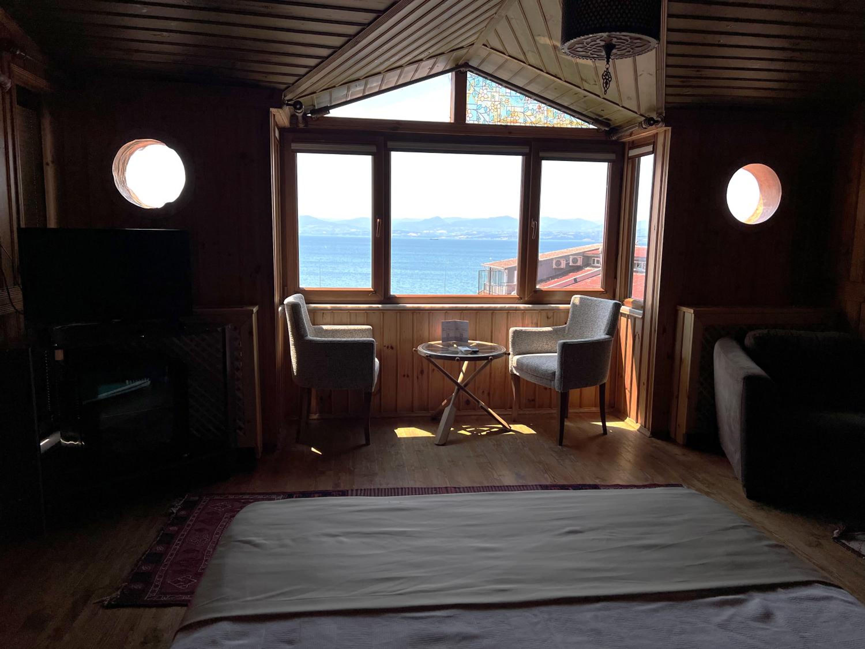 Deluxe Double Room with Sea View photo 3