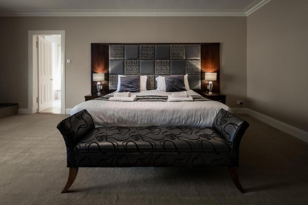 Executive King Room - Non-Smoking - Photo 1