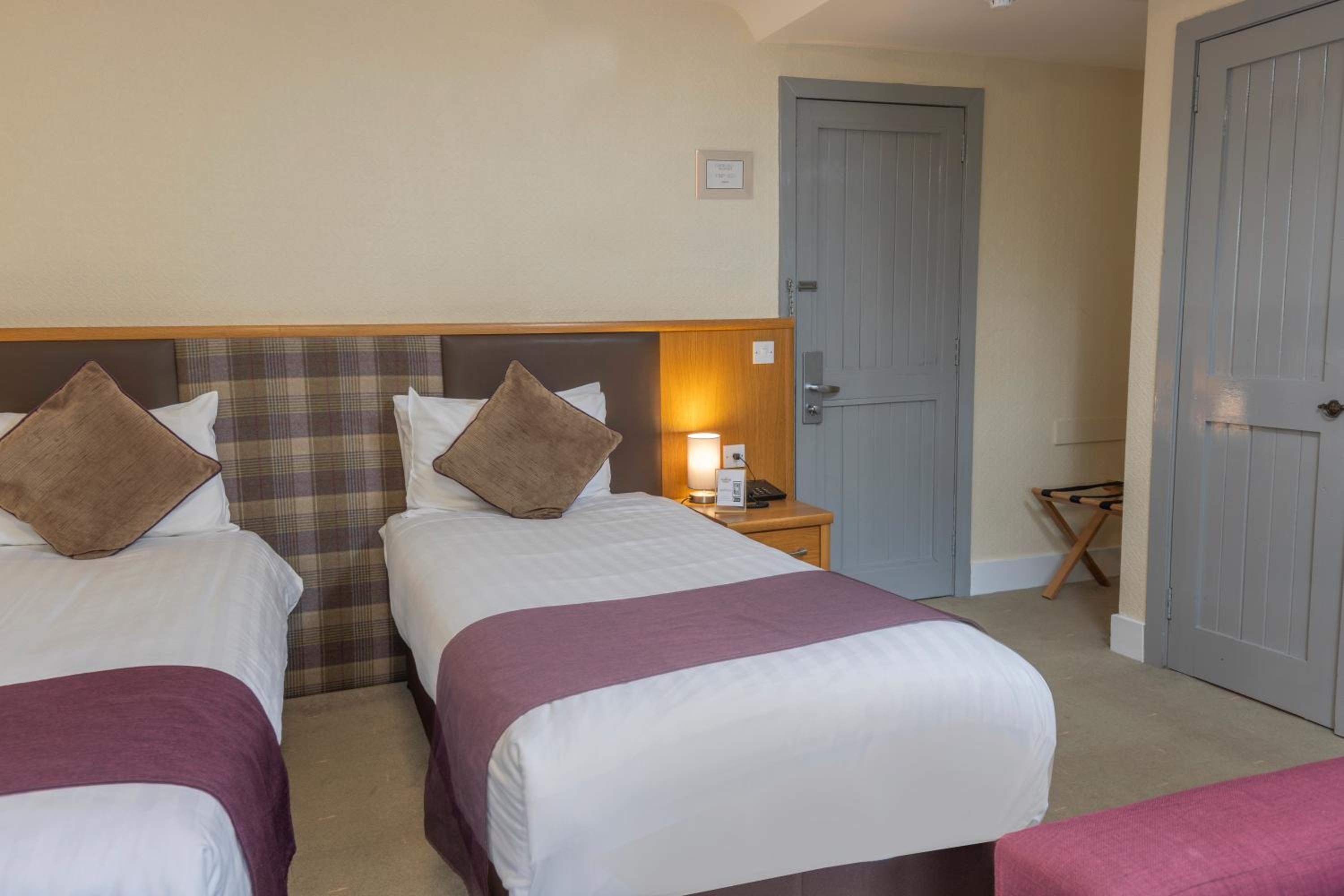 Superior Twin Room - Non-Smoking - Photo 2
