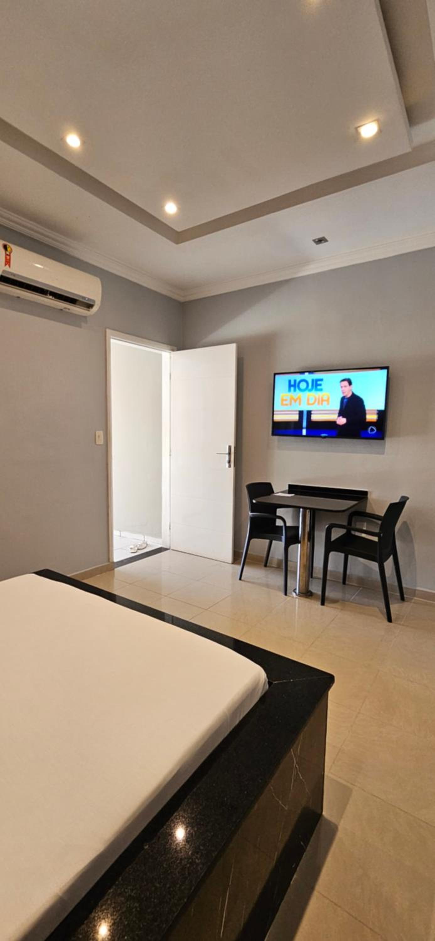 Deluxe Suite with Spa Bath photo 1