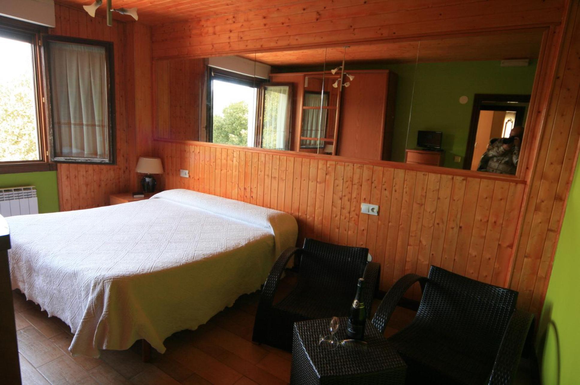 Habitación Doble o con Dos Camas con Baño Compartido