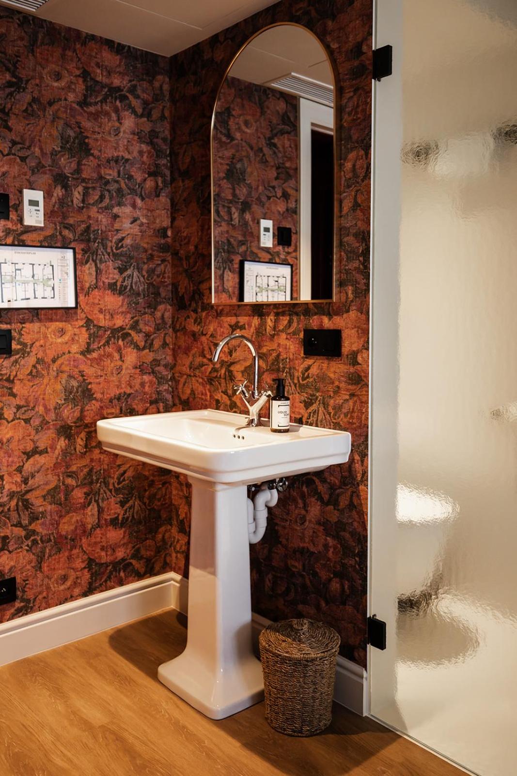 Single Room with Private Bathroom