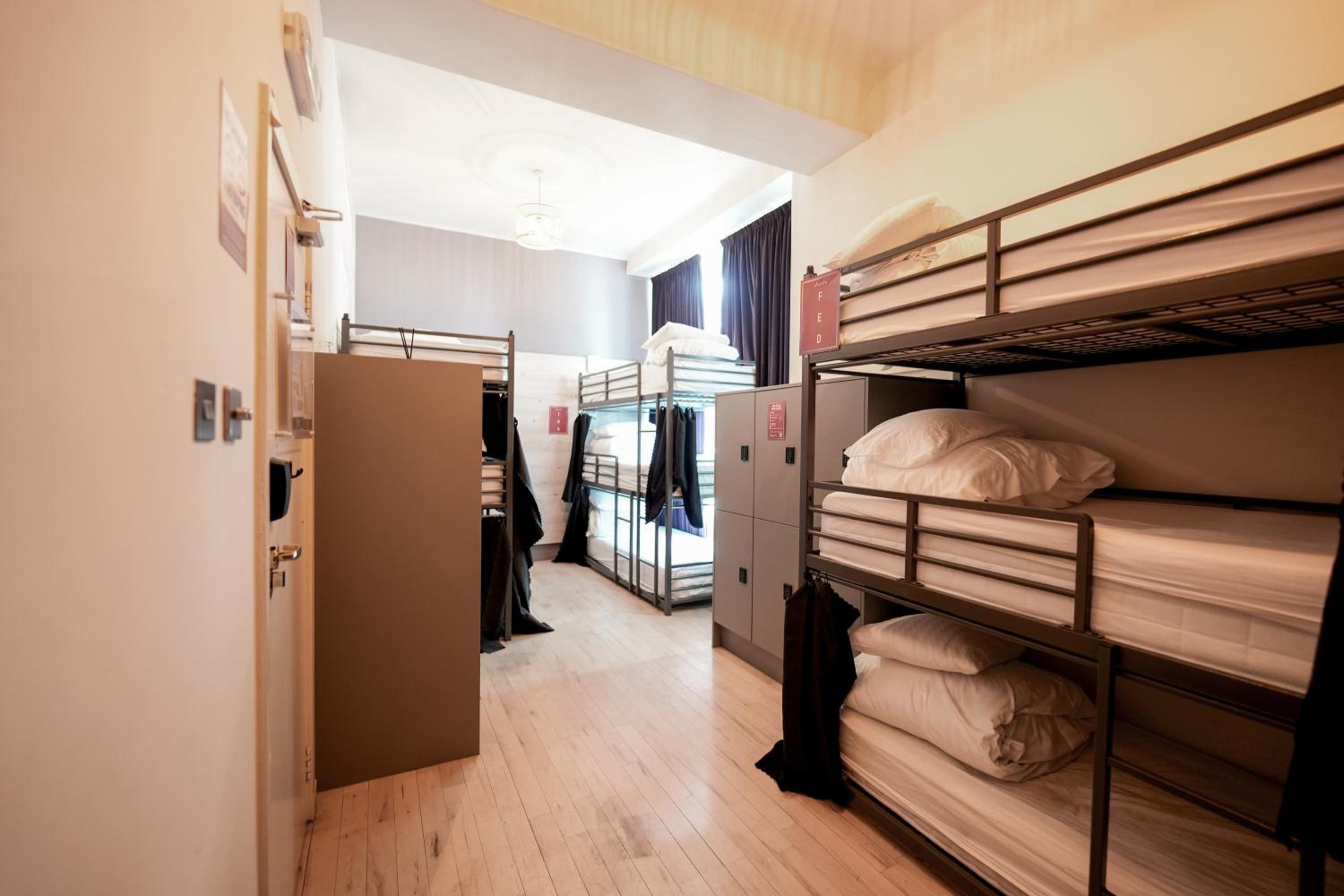 Mixed Dormitory Room