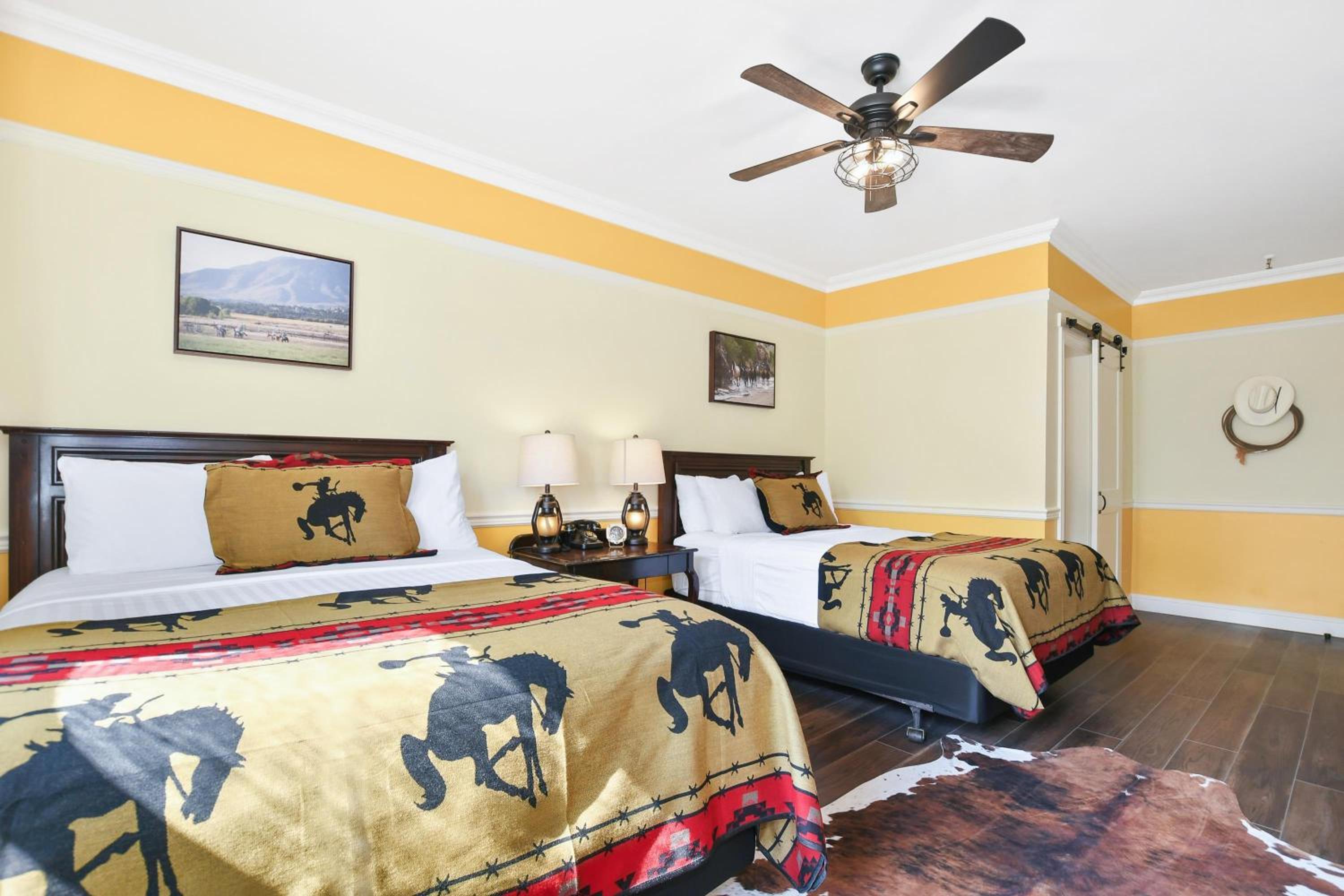 Queen Room with Two Queen Beds - Non-Smoking