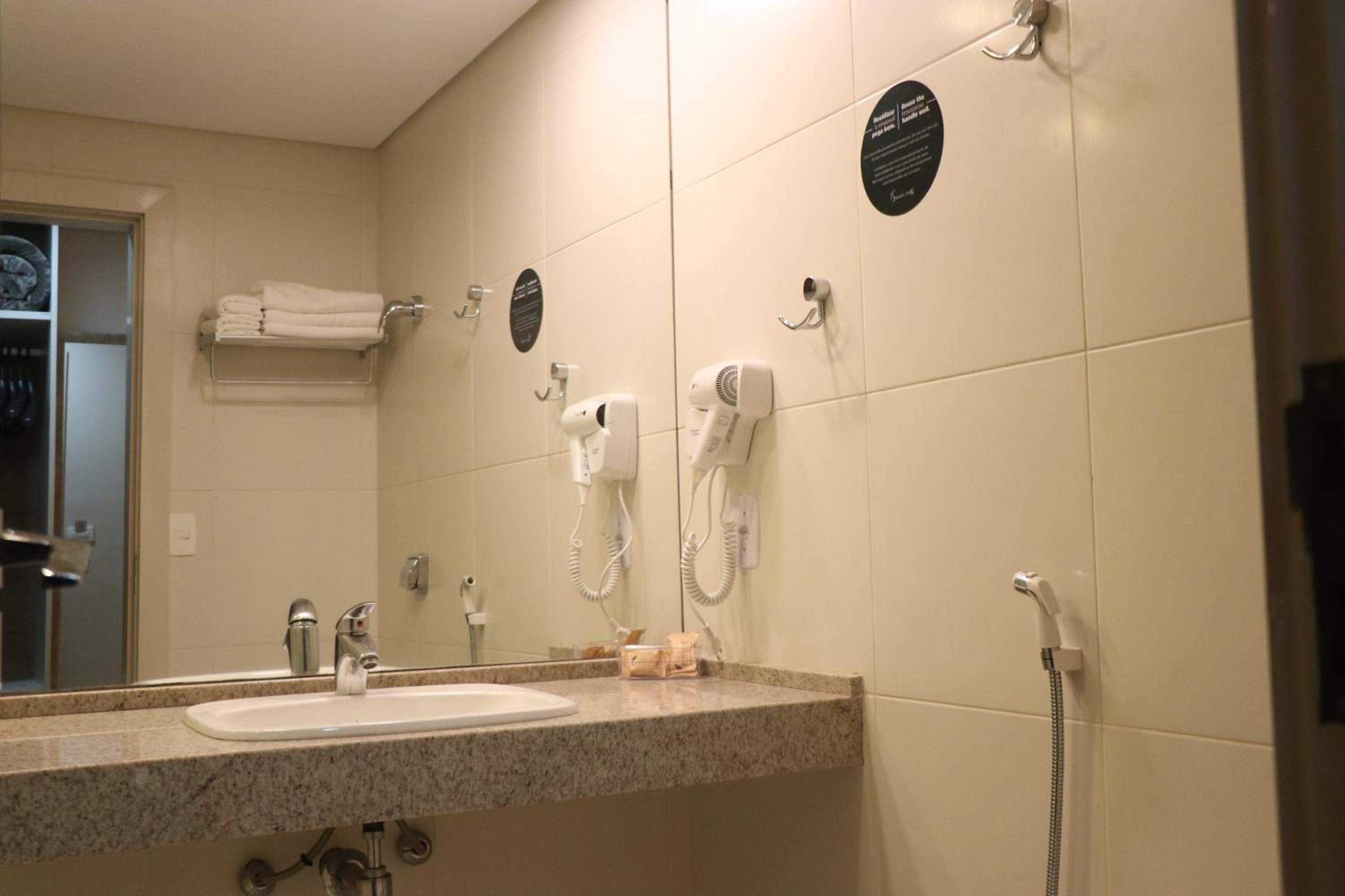 Deluxe King Room photo 1