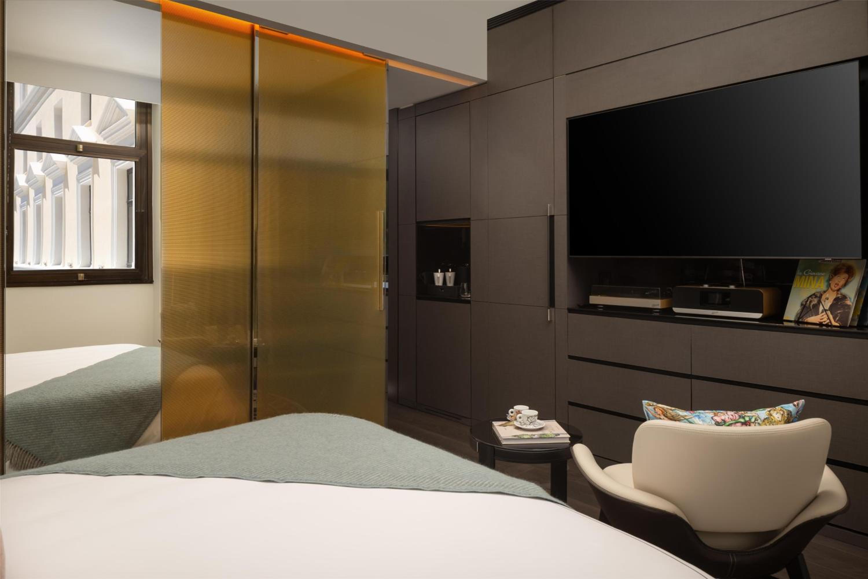 One Bedroom Suite King