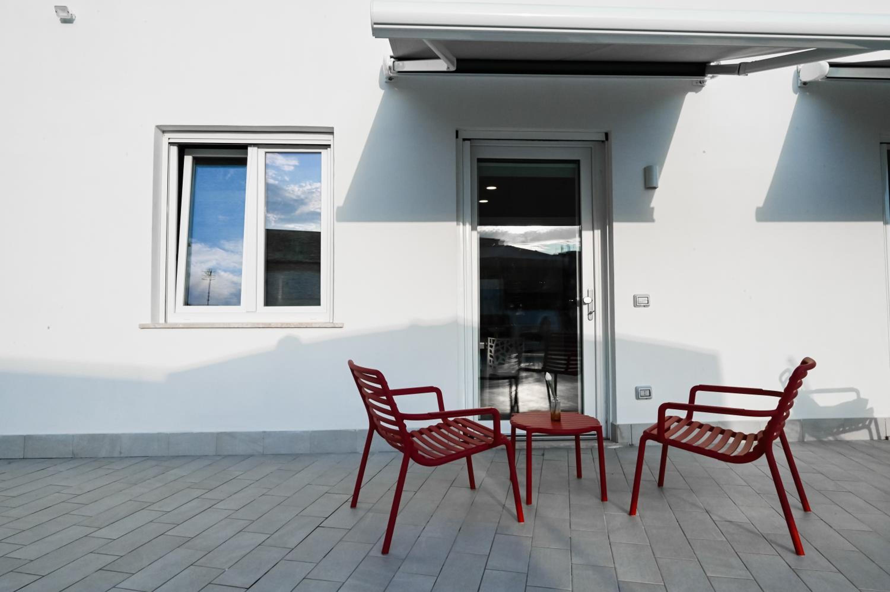 One-Bedroom Apartment with Terrace