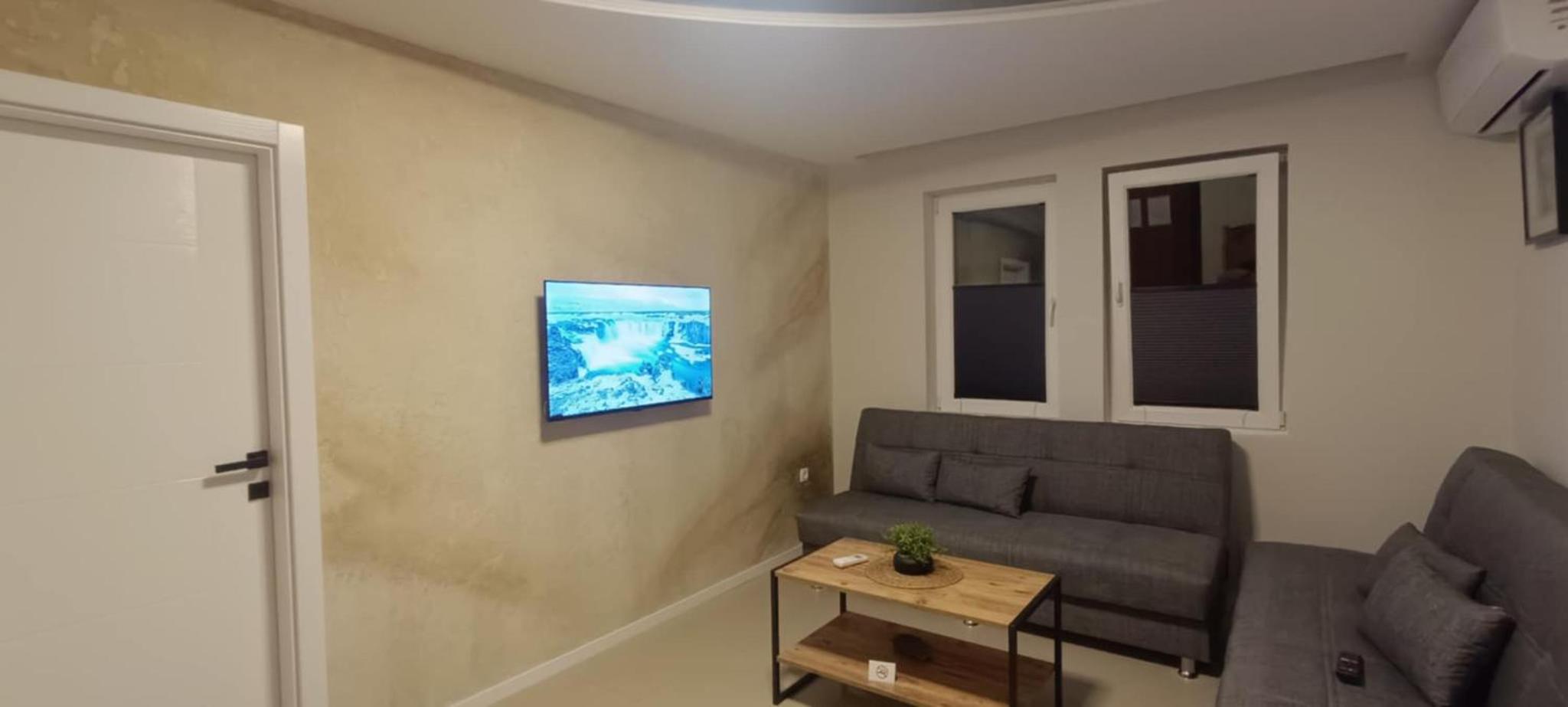Deluxe Family Room photo 3