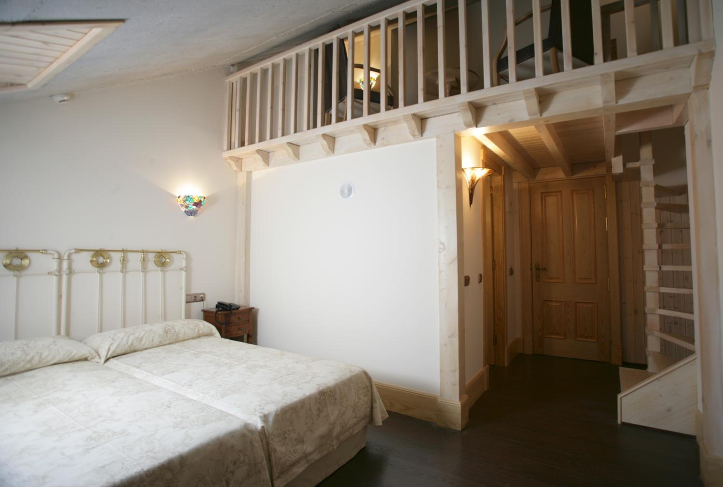 Habitación Triple Ático con Acceso al Spa