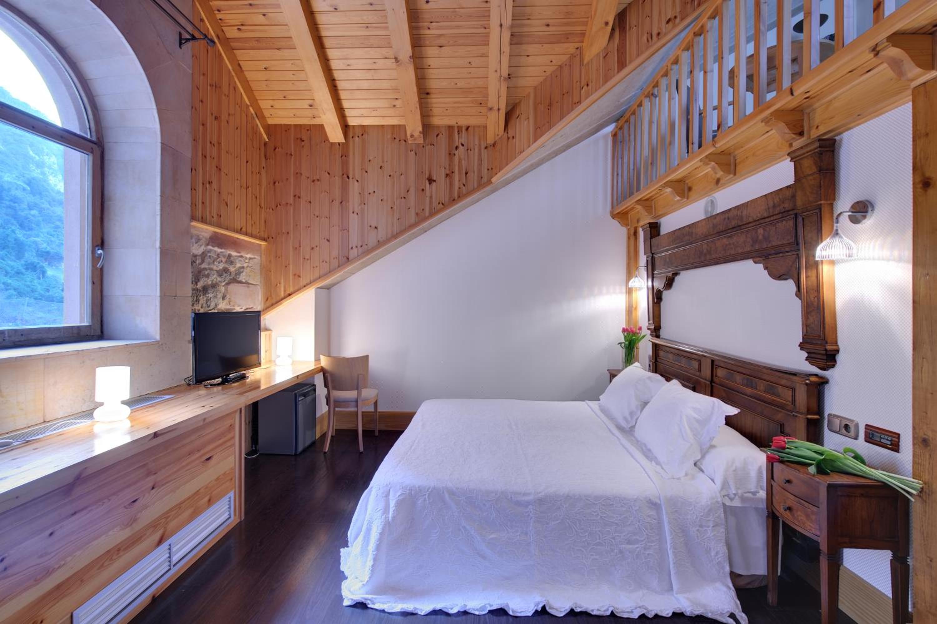 Penthouse Triple Room with Spa Access photo 3
