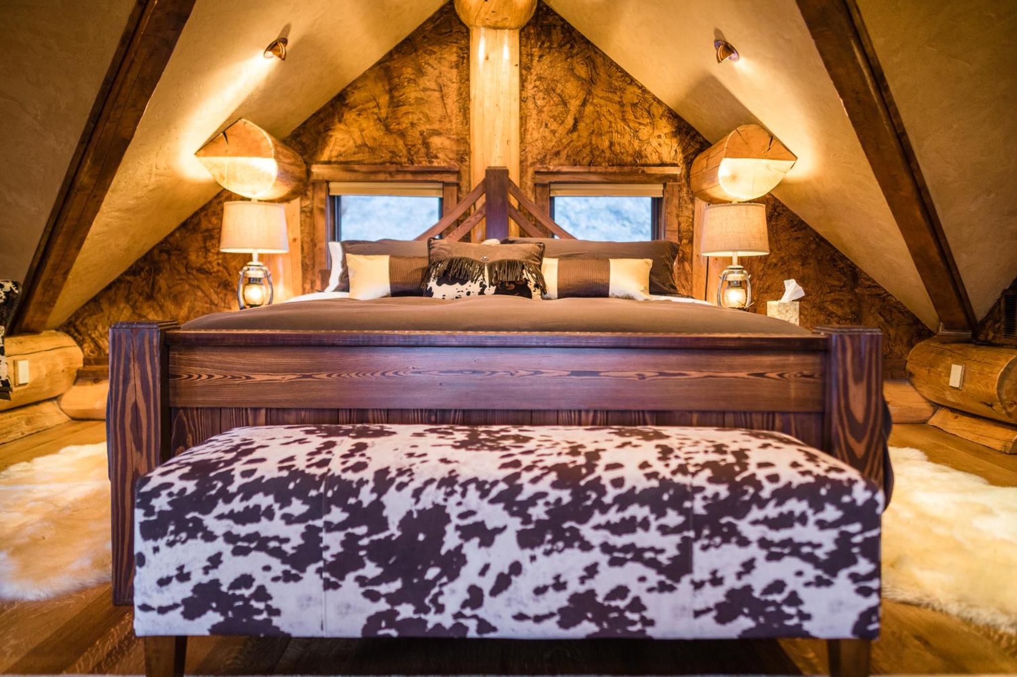 Suite with Hot Tub