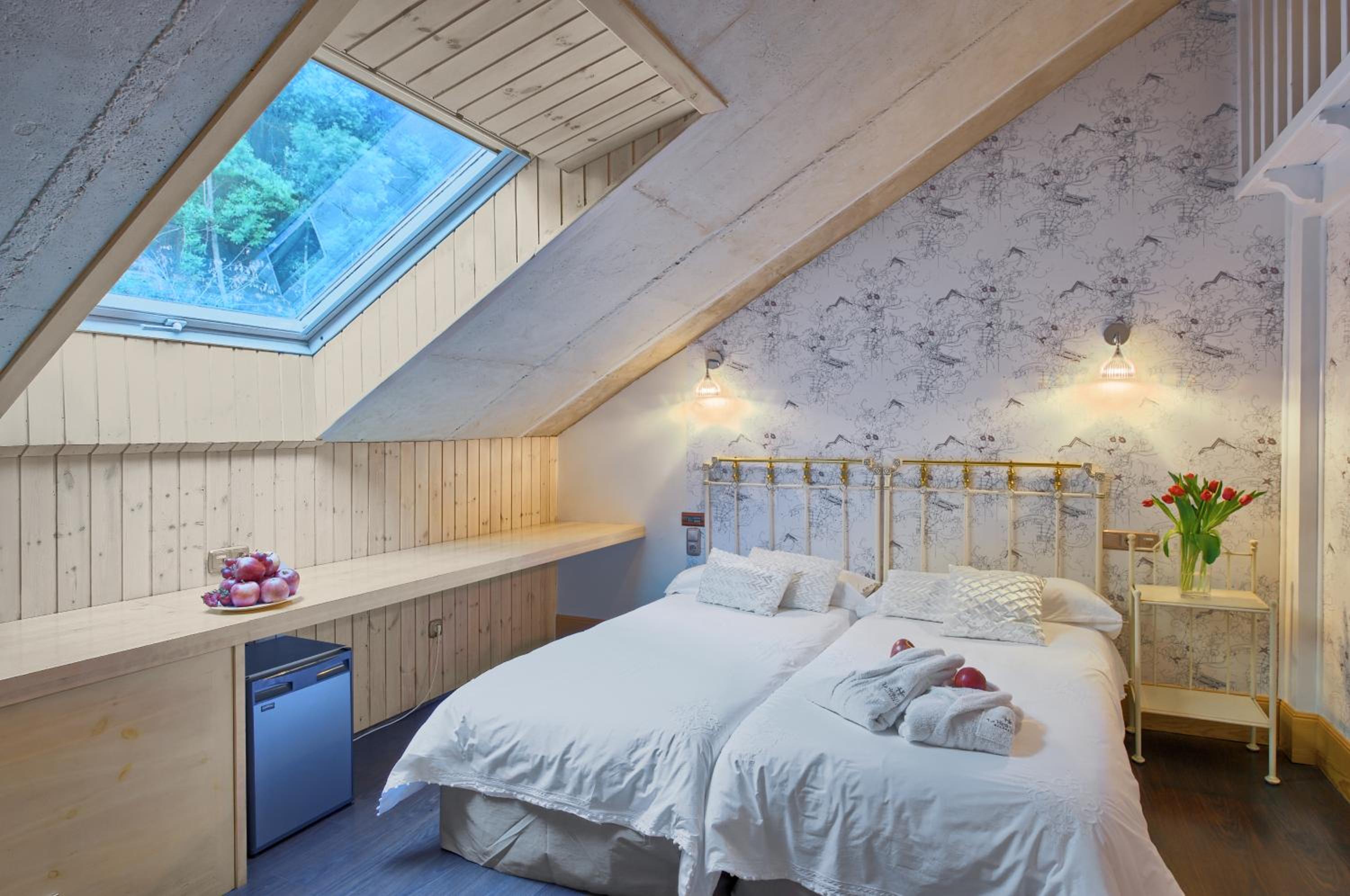 Penthouse Triple Room with Spa Access photo 2