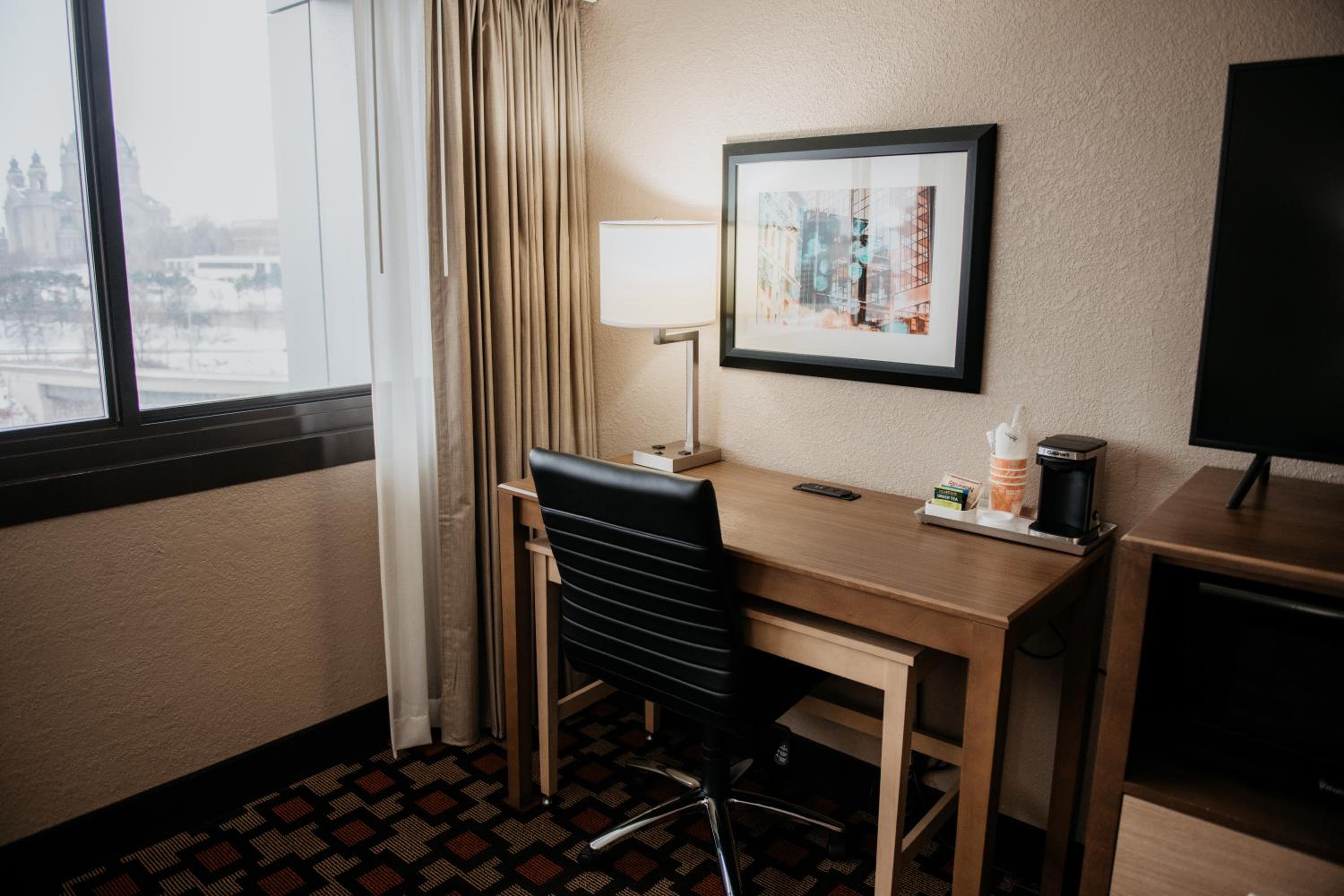 Premium King Room - Photo 1