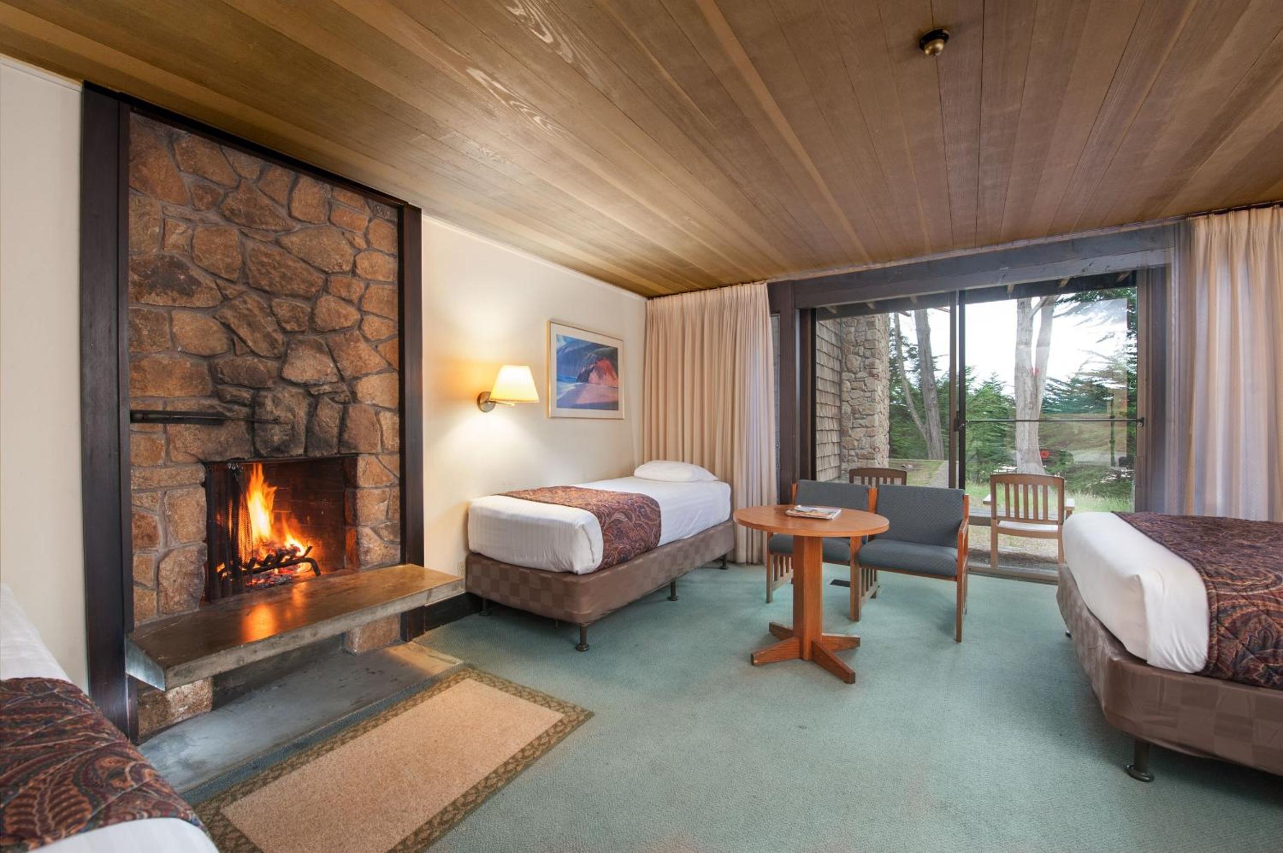Premium Room with Multiple Beds - Photo 1
