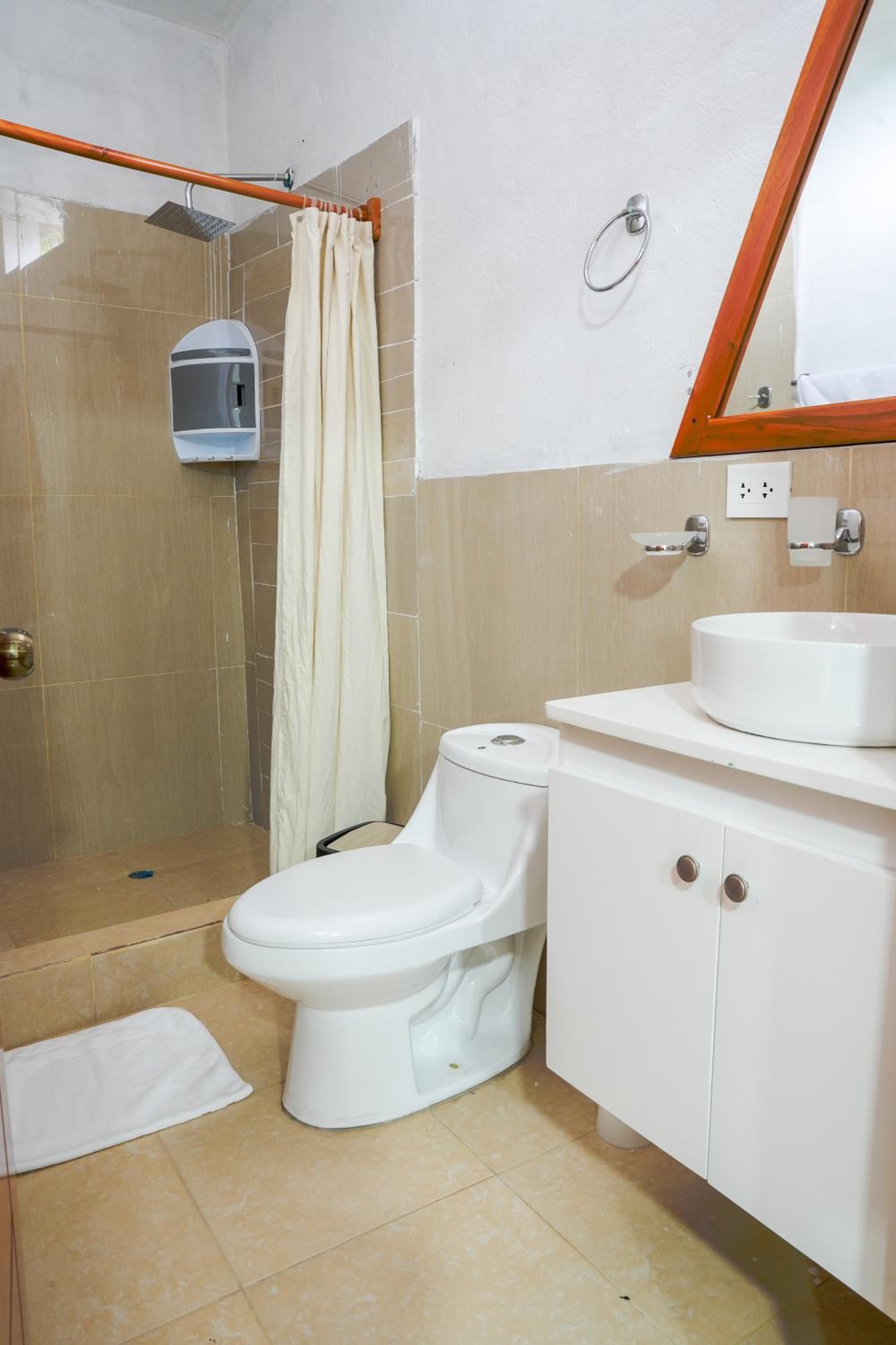 Single Room with Double Bed photo 2