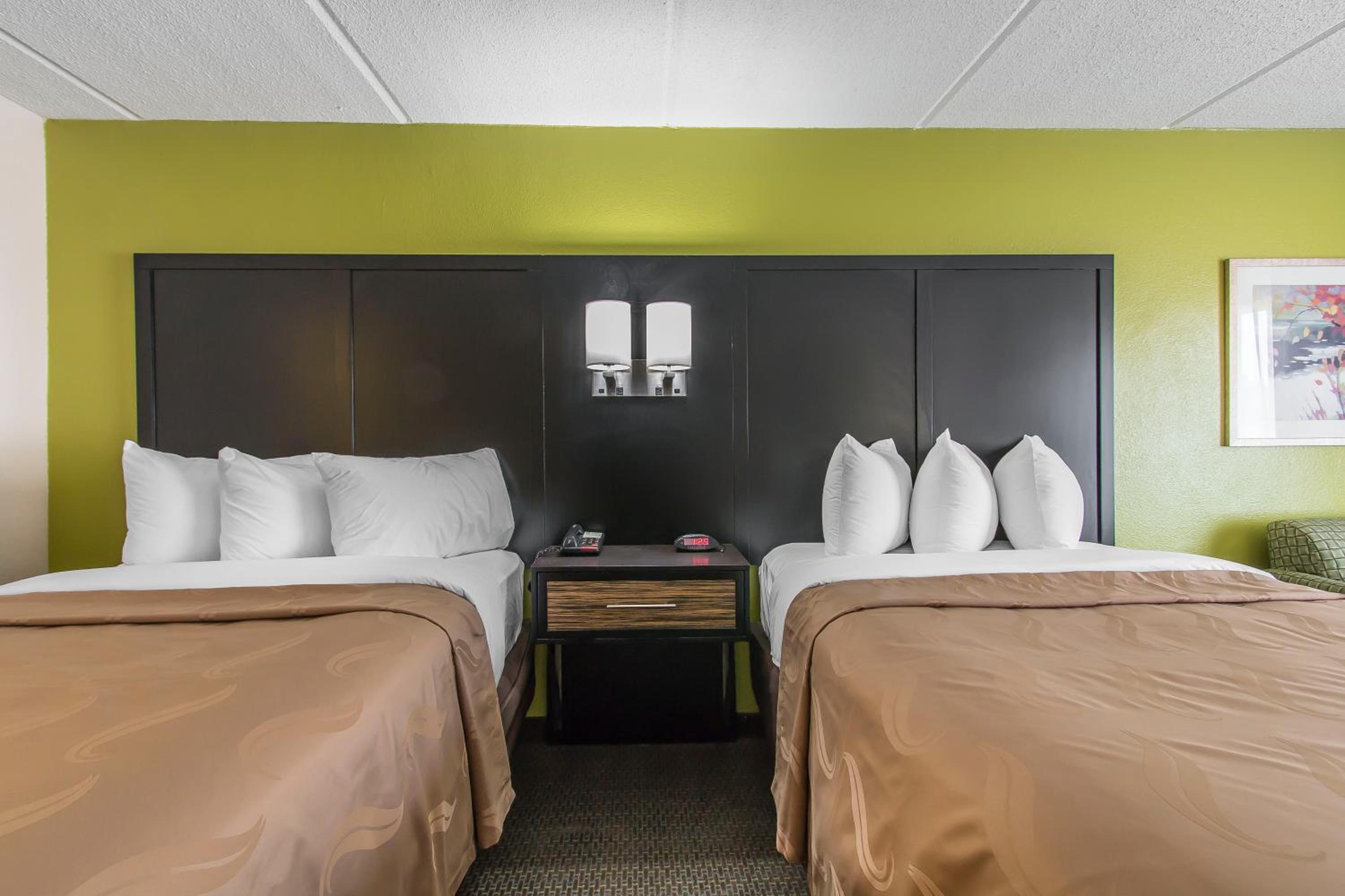 Double Room with Two Double Beds - Accessible/Non-Smoking - Photo 3