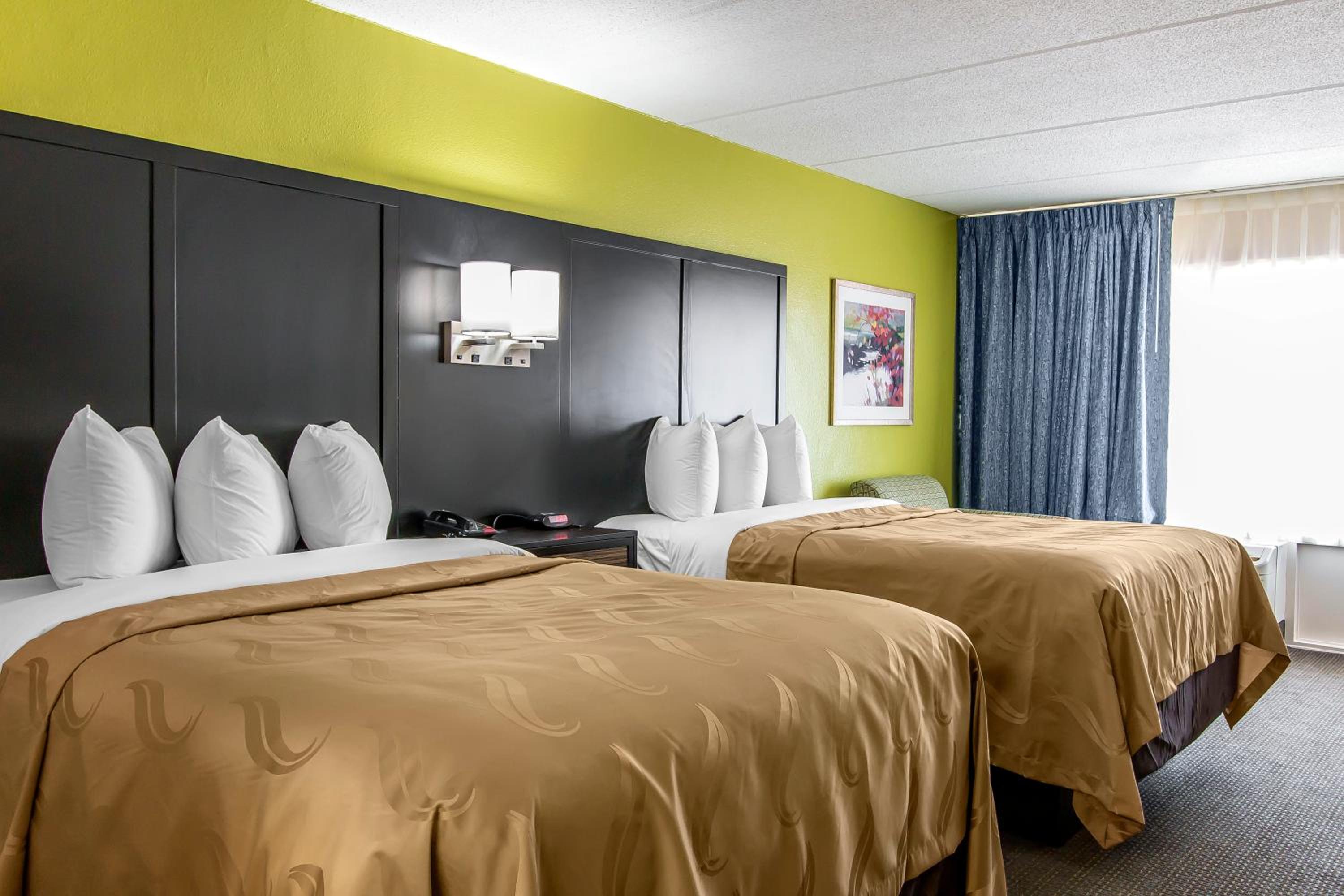 Double Room with Two Double Beds - Accessible/Non-Smoking - Photo 4