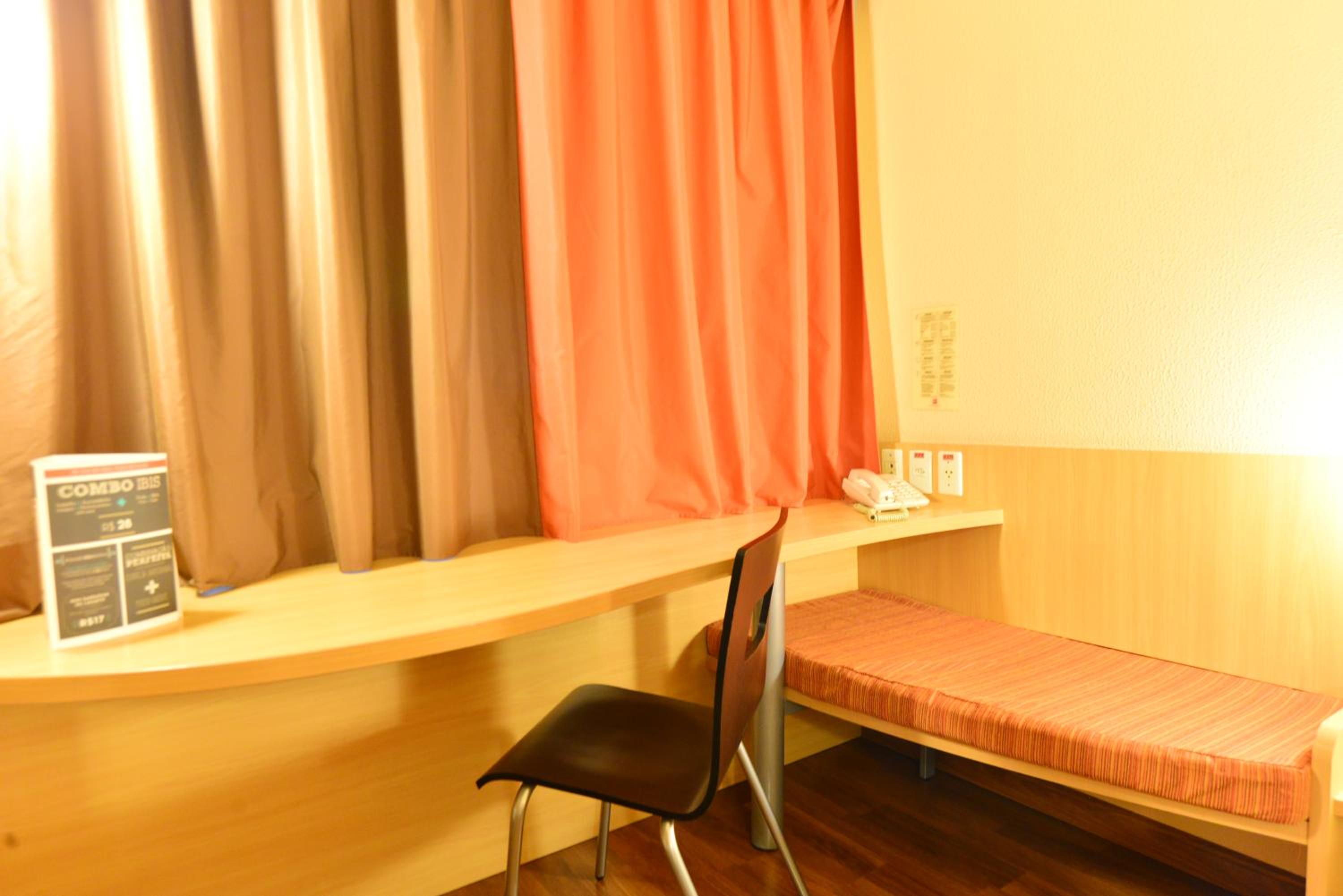Standard Twin Room photo 2