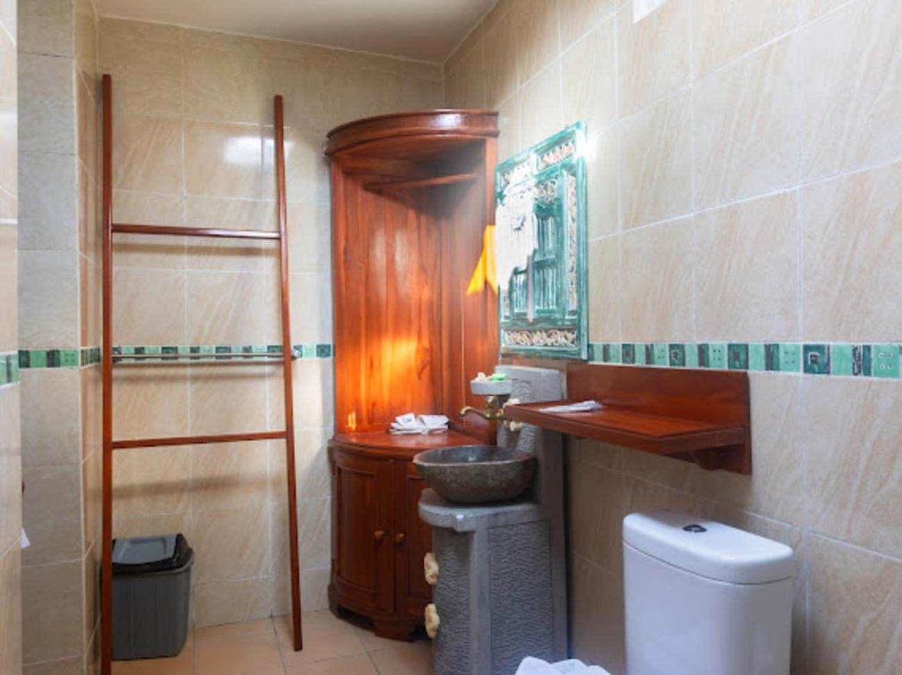 Deluxe Double Room with Side Sea View photo 3