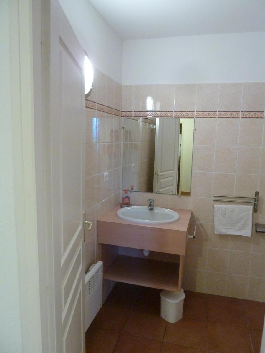 Two-Bedroom Apartment with Large Terrace - Photo 14