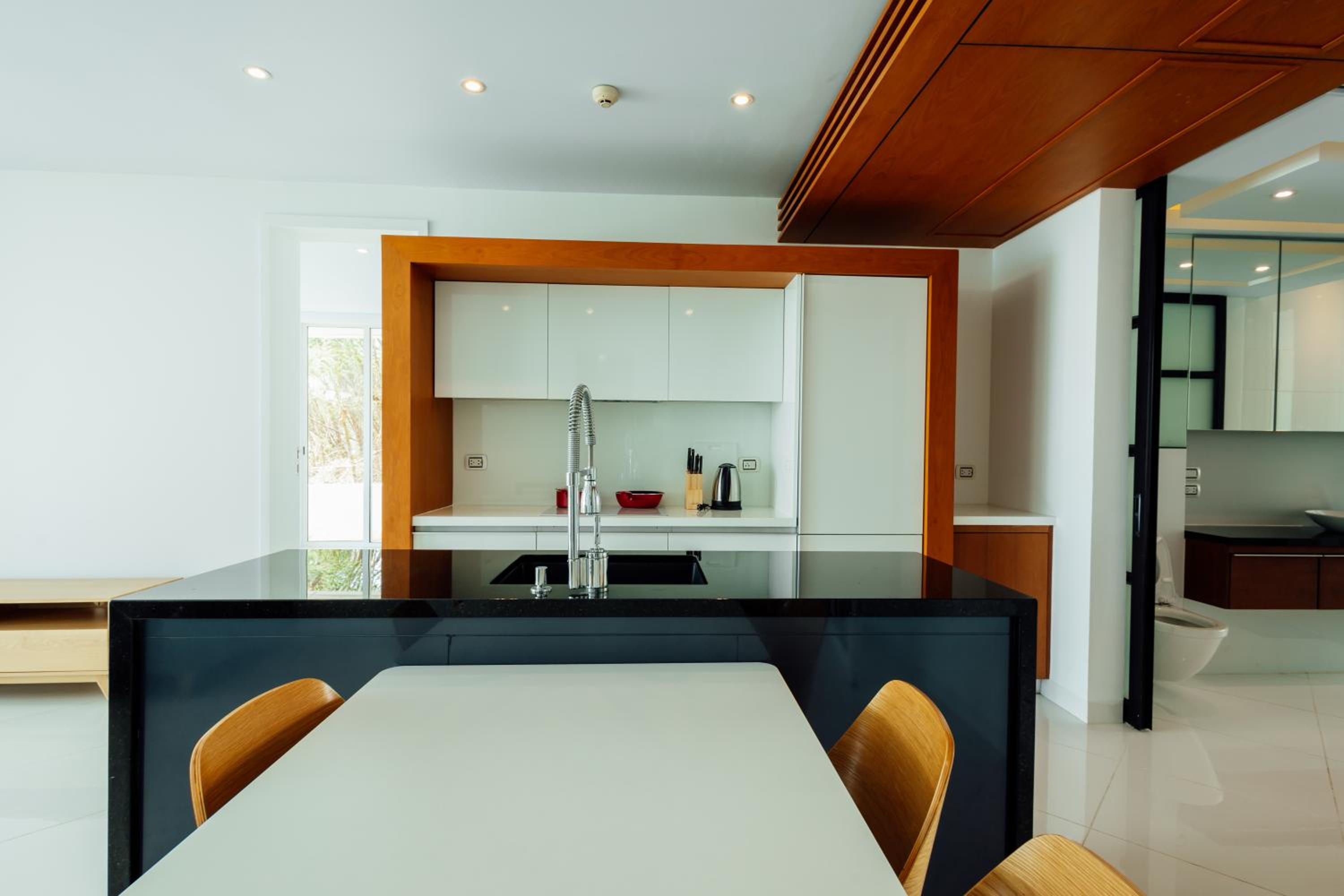 Three-Bedroom Apartment with Lake View photo 1