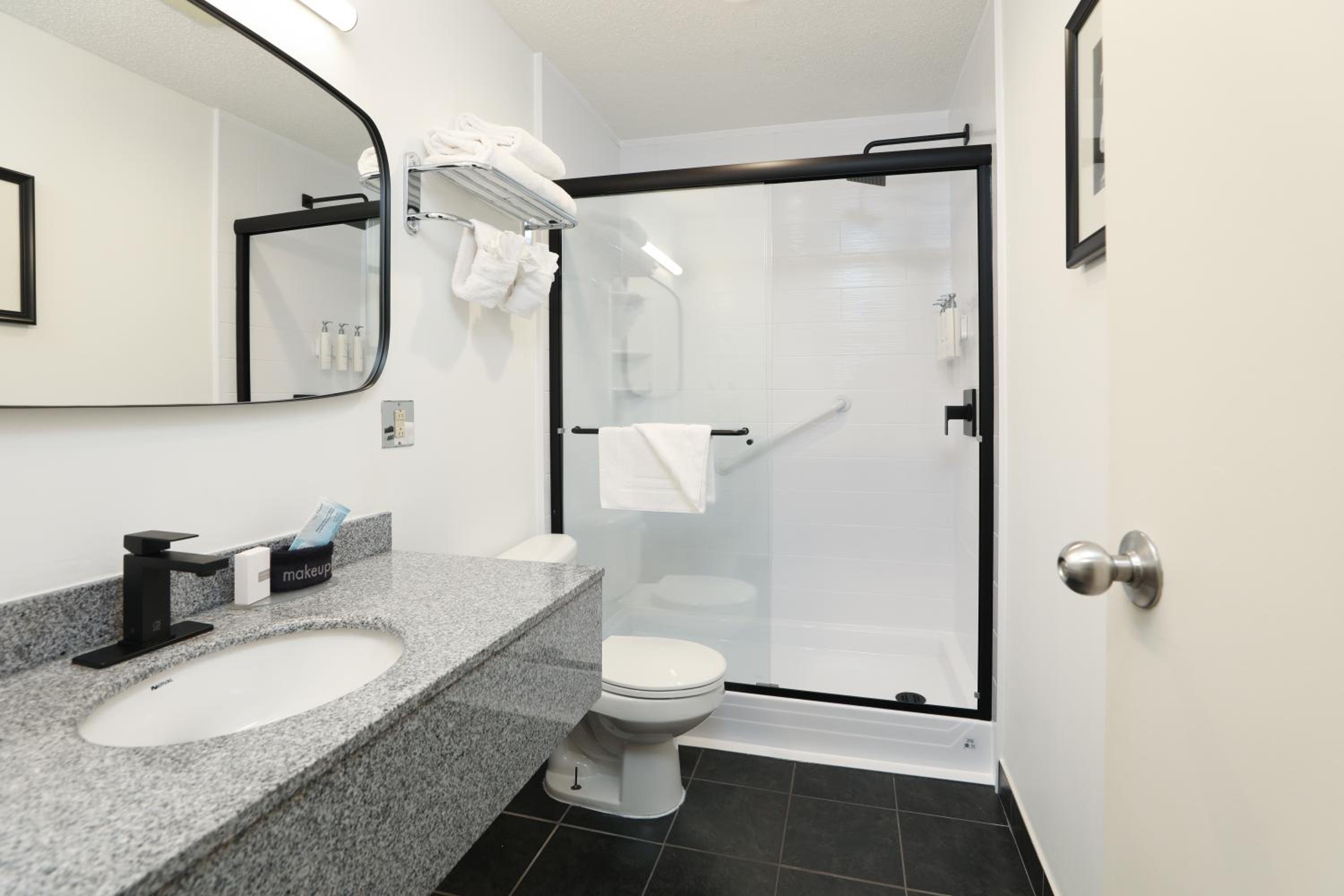Suite with Lake View photo 1