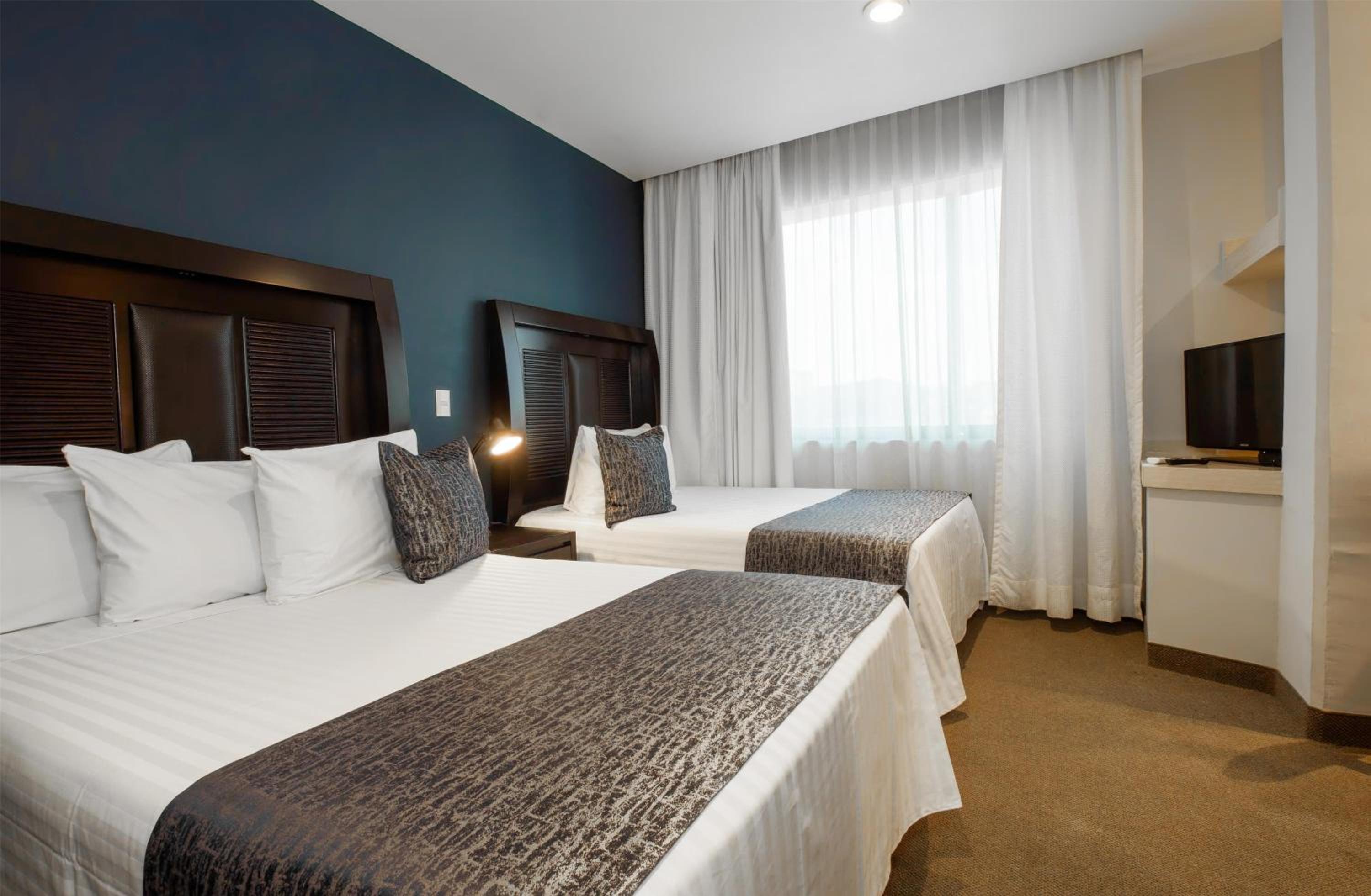 Double Room with Two Double Beds - Non-Smoking photo 3