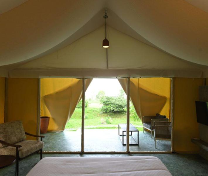 King Room with Lake View photo 2