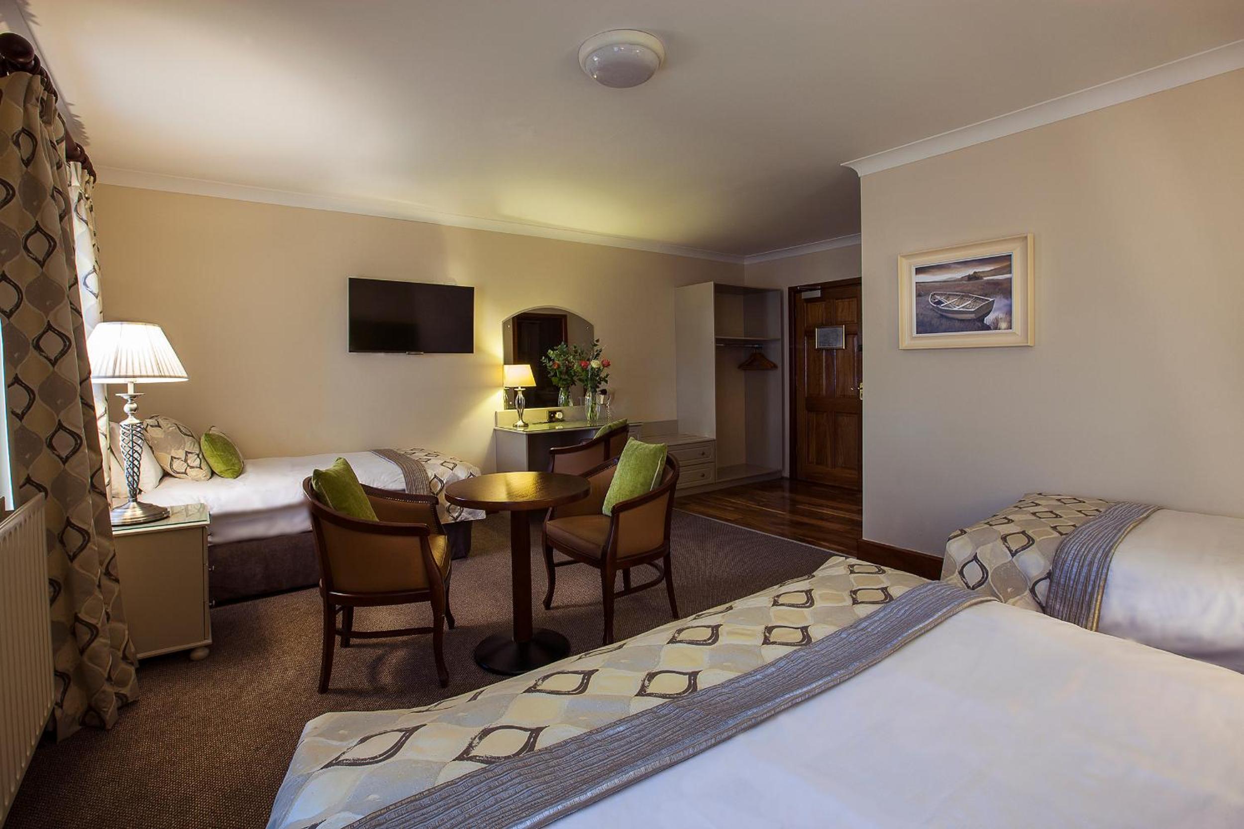 Deluxe Family Room - Photo 3
